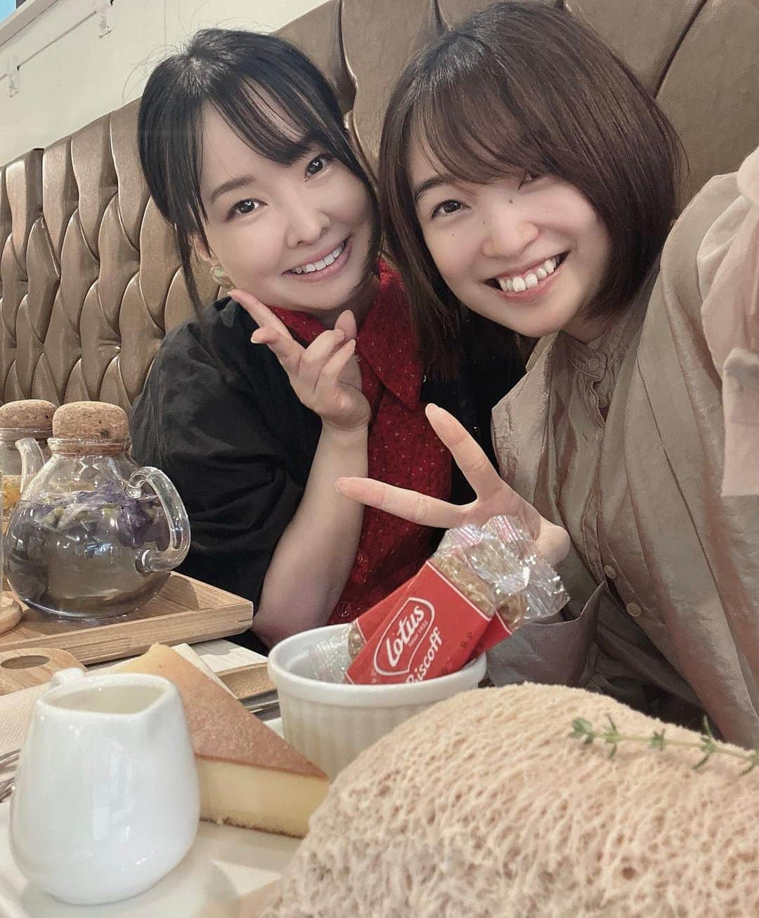 伊藤かな恵さんのインスタグラム写真 - (伊藤かな恵Instagram)「麗奈とお茶したー！  久しぶりに会ったら話止まらなくなって、 カフェをはしごしました。笑笑  私はたまに麗奈の家に転がっています。笑  #可愛いカフェに出会えたね #お猫様の話止まらない #話し足りない ー #上田麗奈  #伊藤かな恵」10月19日 13時52分 - kanae_1126_ito