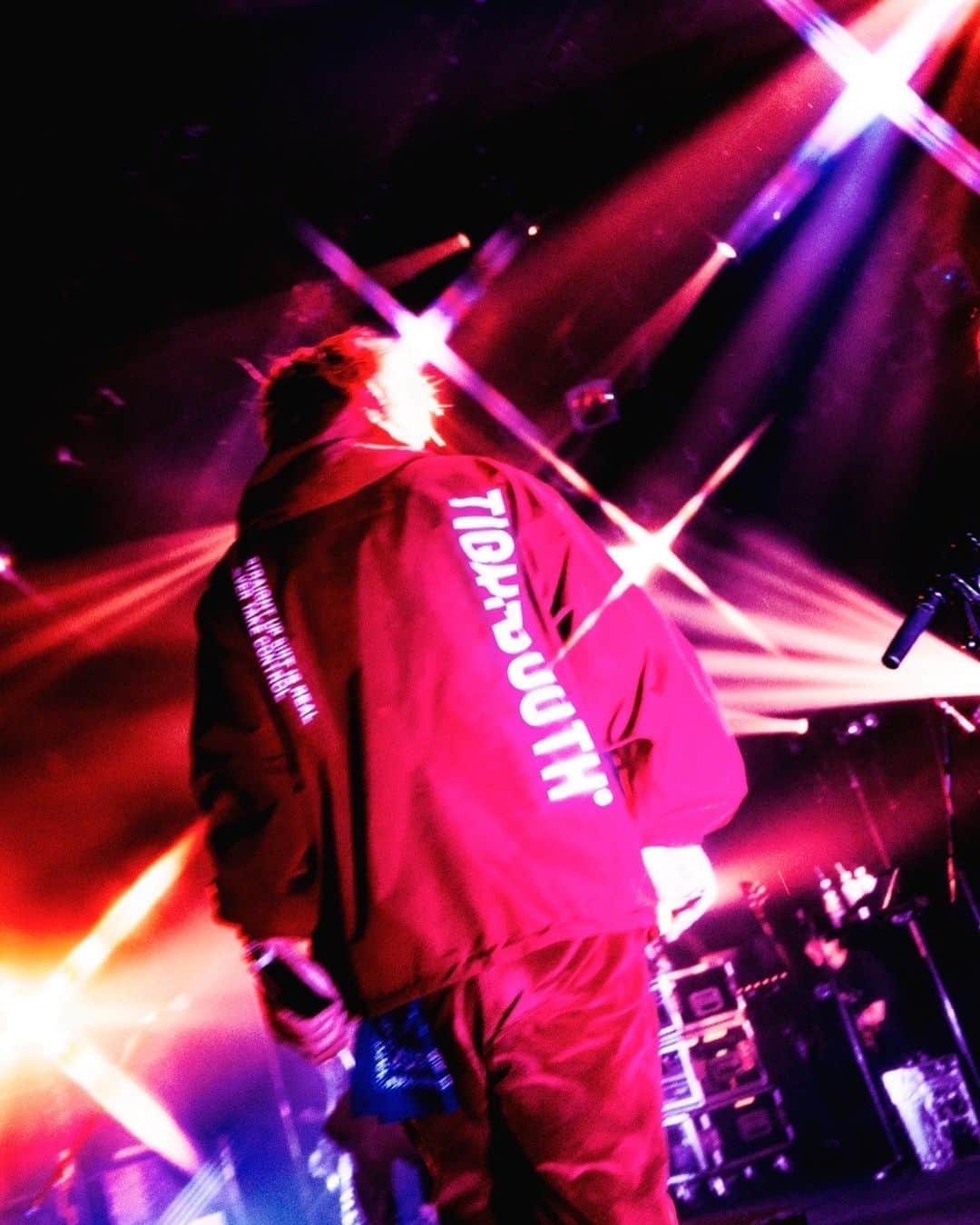N∀OKIのインスタグラム：「響都超特急 TOUR  名古屋DIAMOND HALL  GUEST PassCode  芋洗坂係長   どちら方も はじめまして故の 焚きつける暖かさと 突き抜ける優しさが 相まみえれましたわな  それにしても毎度毎度強い 猛烈名古屋 御機嫌さん ありがとうございました  写真 @NINJA_JON   #kue2023」