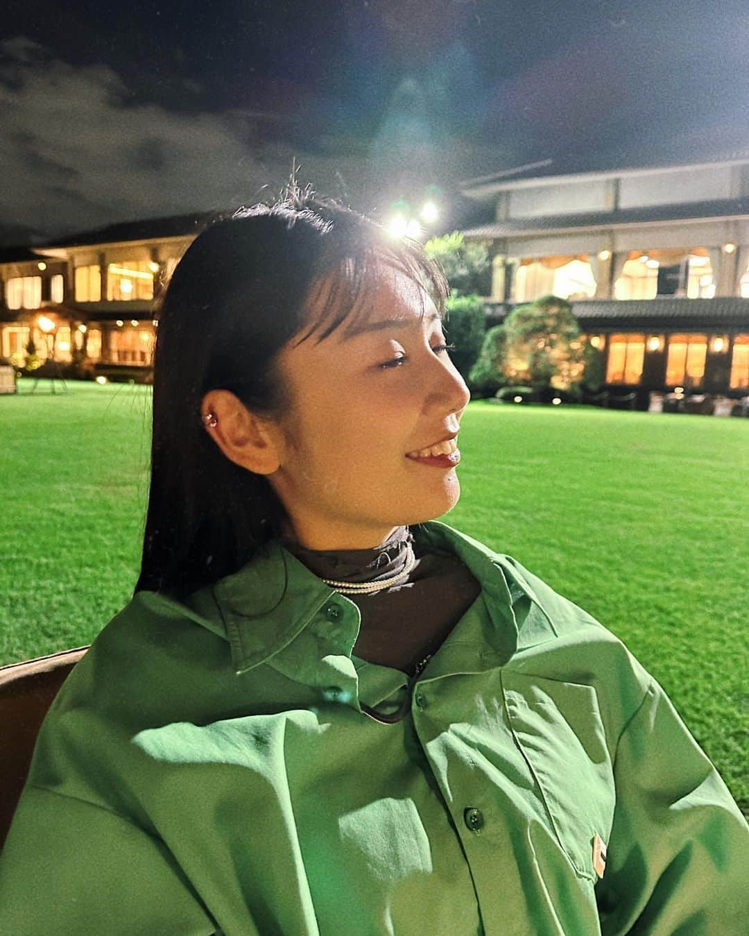 新美有加さんのインスタグラム写真 - (新美有加Instagram)「🍂 駆け込みで夏を感じようと思ったら 外で過ごすには寒すぎました…🌬️  もう秋ですね、 しんみりしちゃうけど 好きな季節🕯️🎭  #fallintofall  #fallfallfall  #アンドロメダ  高校生の頃によく歌った曲🎤」10月19日 18時00分 - yuka_niimi.49