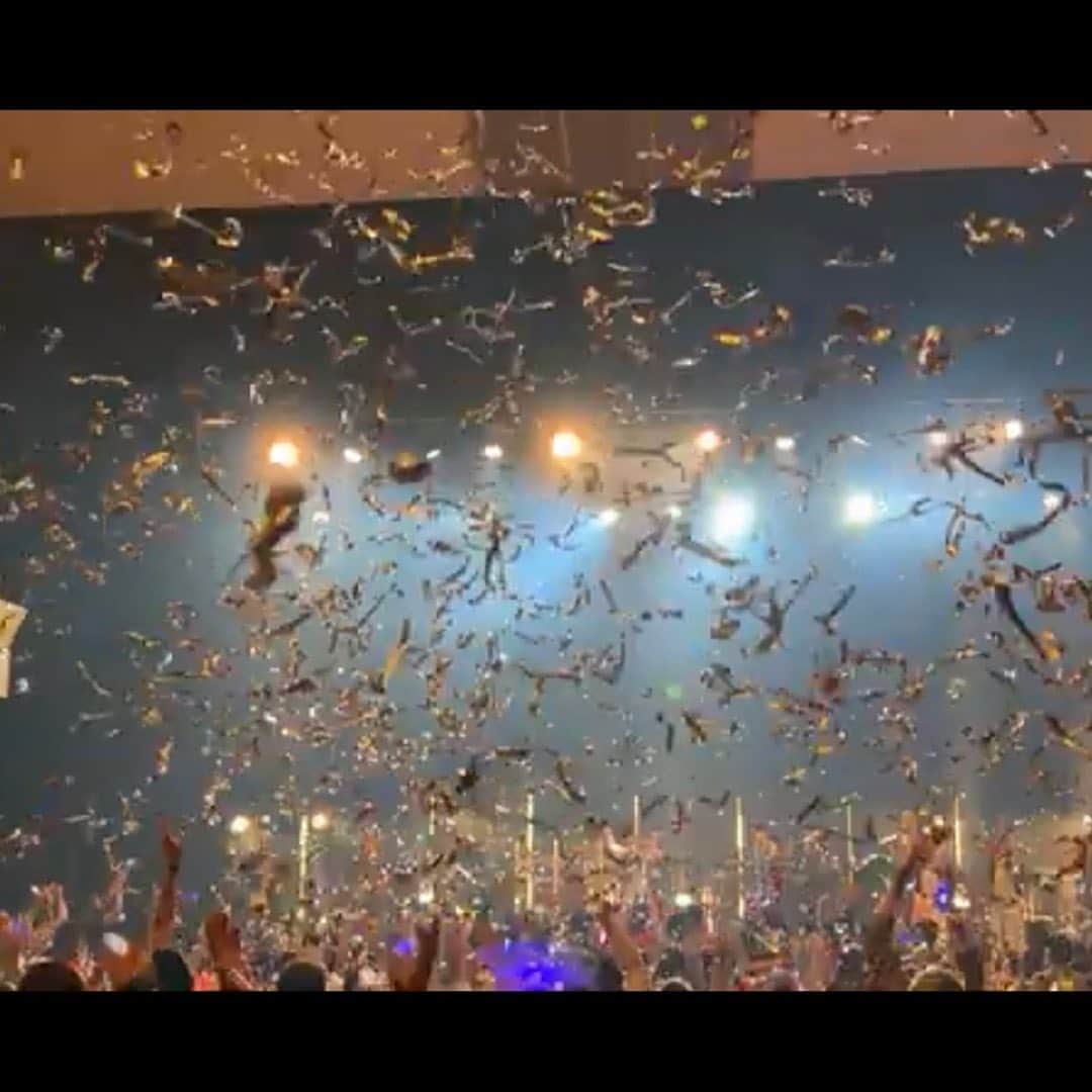 松本伊代さんのインスタグラム写真 - (松本伊代Instagram)「神戸公演  ご来場くださった皆さま、 本当にありがとうございました😊😭 一緒に歌って踊ってくれてありがとう。  また一つ 皆さんとの 素敵な思い出が出来ました！  明日は 東京大手町三井ホールで！ お待ちしています♪♪♪  一緒に 楽しんでいただけたら嬉しいです❤️❤️❤️  　  #2023Journey #台湾から応援しにきてくれてました😭感謝 #船山基紀 #増崎孝司 #山木秀夫 #ニ家本亮介 #安部潤 #AMAZONS吉川智子斉藤久美大滝裕子 #ルイス・パジェ #小澤篤史 #アンディ・ウルフ #グスターボ・アナクレート  #一緒に歌って踊ってね #iyomatsumoto #松本伊代」10月19日 14時23分 - iyo14_official