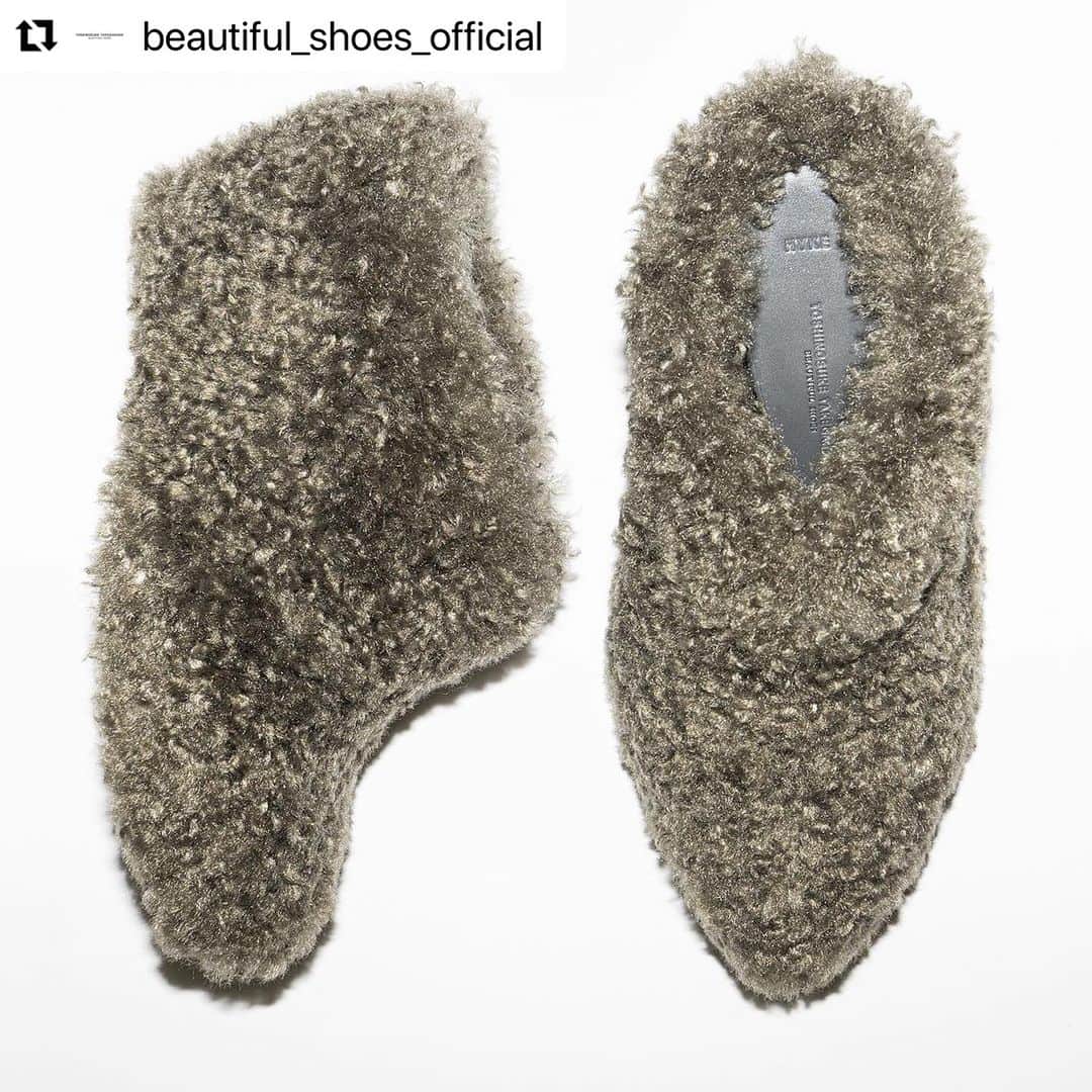 HYKEさんのインスタグラム写真 - (HYKEInstagram)「#Repost @beautiful_shoes_official with @use.repost ・・・ . HYKE 23AW Directed by Toshinosuke Takegahara @hyke_official  #hyke #toshinosuketakegahara」10月19日 14時34分 - hyke_official