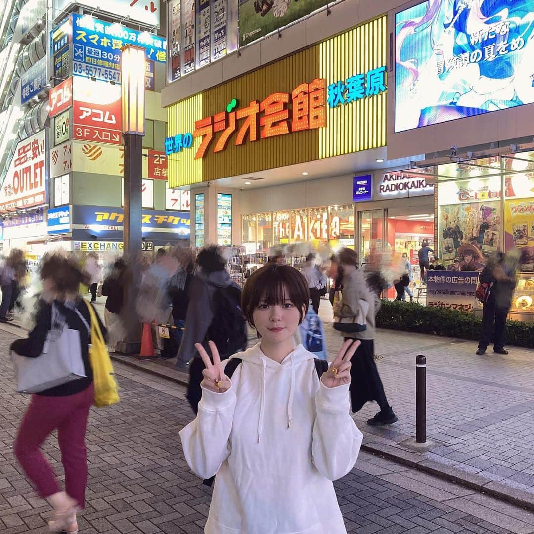 ぽんぬのインスタグラム：「秋葉のマリカたのしそう。  #秋葉原」