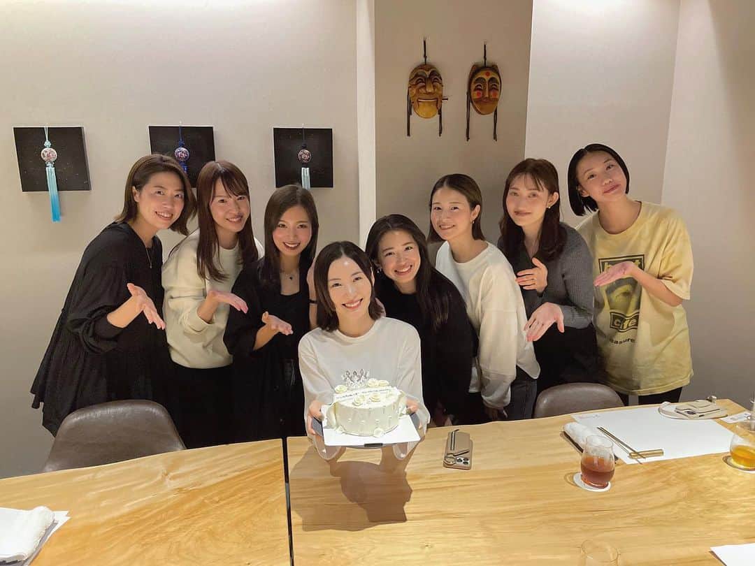 momoのインスタグラム：「@meeth_official  @meeth_touchuplab  @sonchan0111   5日間のmeeth大阪POP UPも大繁盛で終了しました💎✨  ソンミ社長をはじめスタッフの方々もいつも温かく迎えてくださり、ありがとうございました😊  そして、たくさんのお客様やフォロワーさんに直接お会いできて本当に嬉しかったです❤️ 本当に大好きなものだけを発信していてよかったなぁと改めて思います🌿  自分の大好きなものを共感できたり、おすすめのものを試して頂けたりってすごく嬉しい！！！  肌が荒れると化粧するのも外に出るのもイヤになったり、気持ちも暗くなってしまうから、スキンケアは見た目だけでなく心まで明るくする力があると思っています。 少しでもmeeth製品でたくさんの人がより美しくなりますように✨  今回初めて手に取って頂けた方々のお肌にも合ってくれるといいなー🫶🏻  またお会いできますように🤍 本当にありがとうございました🥰  タグ付けしてるので、お肌ピッカピカスタッフも是非フォローして下さいね✨  #LUCUA#lucua1100#meeth#美肌は最高のジュエリー#meethpopupstore」