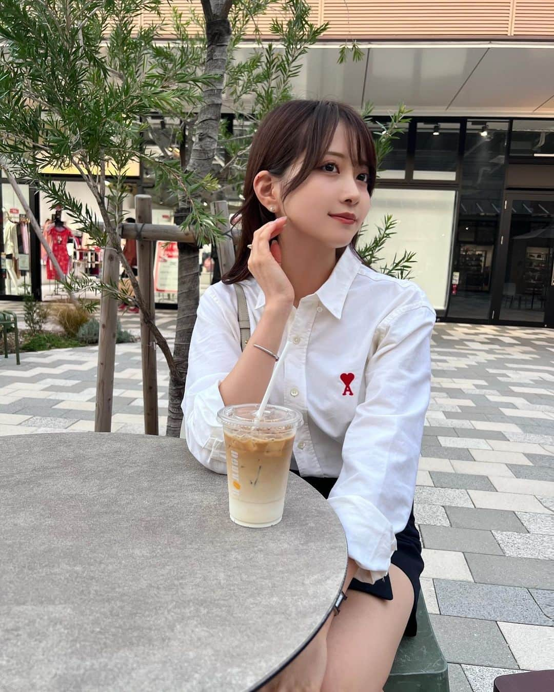 MIYUさんのインスタグラム写真 - (MIYUInstagram)「過ごしやすい良い季節🍃 ずっとこの気候がいいな⛅️  最近はKINUJOのドライヤーを使ってるよ🪽 ・小さくて軽い ・見た目がお洒落でコンパクトに収納できる ・風量強めであっという間に乾く いいところがたくさん🌬️  お気に入り♡  #KINUJO #キヌージョ #絹女 #美容家電 #ヘアケア #ツヤ髪#kinujo_ad #サロン級 #ドライヤー #ヘアアイロン #美容 #美容師おすすめ」10月19日 19時59分 - miyu__.oo