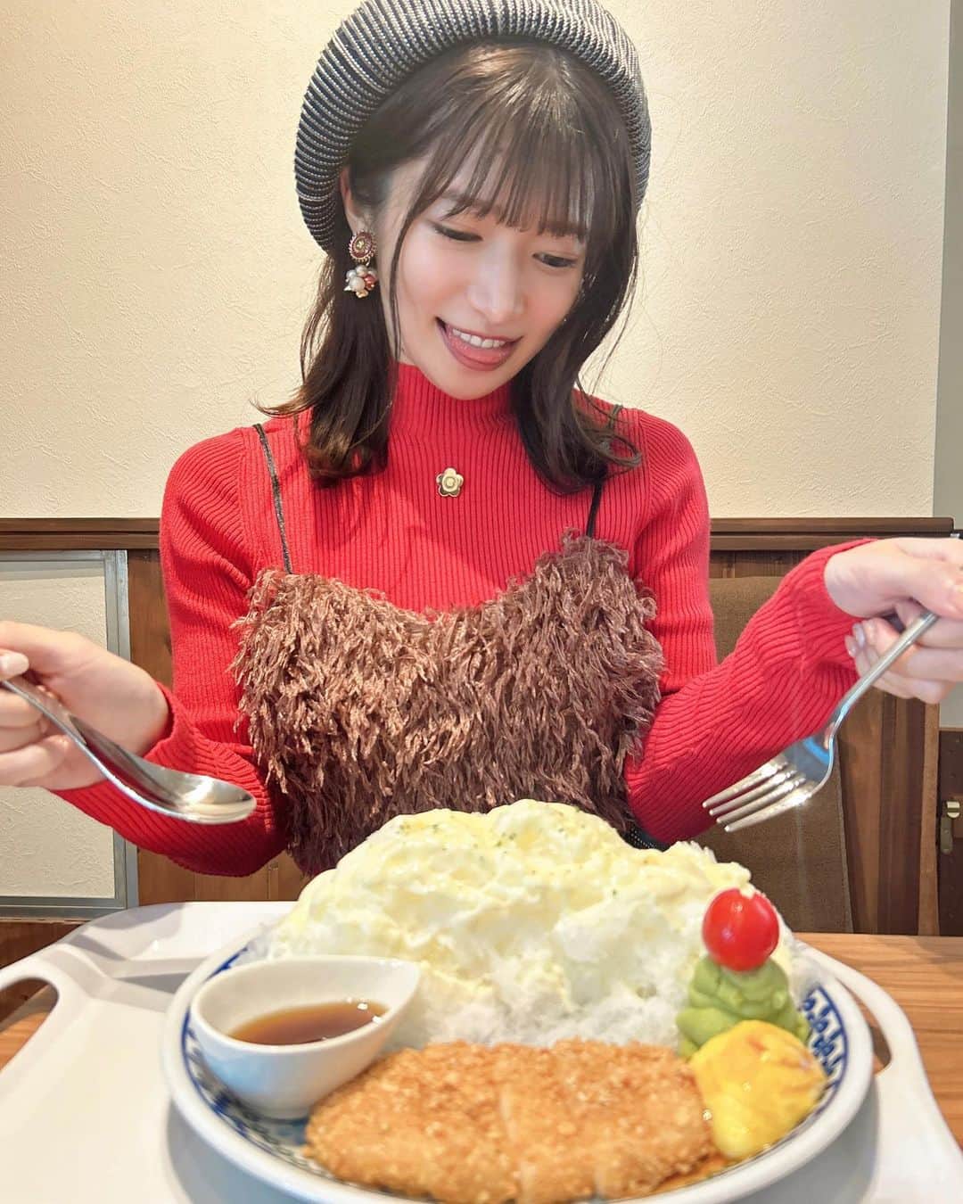 渚志帆のインスタグラム：「北海道はでっかいどうでした💃  ずっと行きたかったスイーツきたがわさんのかき氷(2枚目) 食べれて幸せでした🍧🤍」