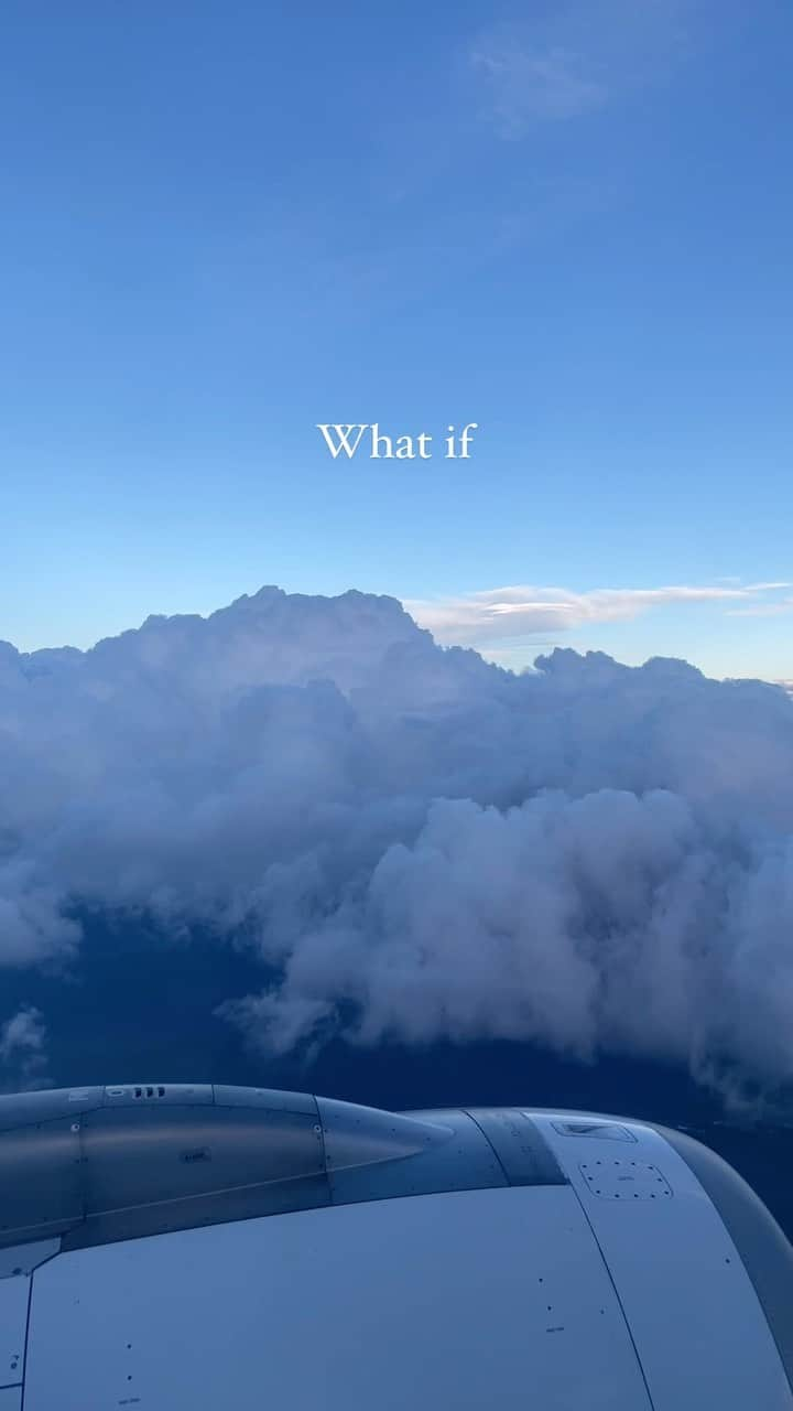 ダニエル・ピーザーのインスタグラム：「Instead of assuming it won’t happen for you, what if you assumed that it will, and that it will be even better than you expected? ✨  #mindsetmatters #wellness」