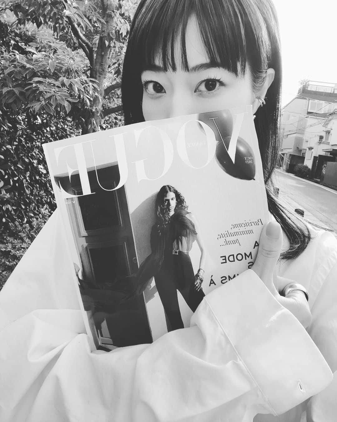 市川まさみさんのインスタグラム写真 - (市川まさみInstagram)「❤︎❤︎  友人にフランス土産でお願いしていた 【フランス版VOGUE】受け取って来ました✨  嬉しい〜！！！本当にありがとう！！ フランス語読めないけど 笑  またパリ行きたい🥹🇫🇷 ファッションウィーク行きたい🥹✨  #thankyou #friends #💝」10月19日 15時06分 - ichii710