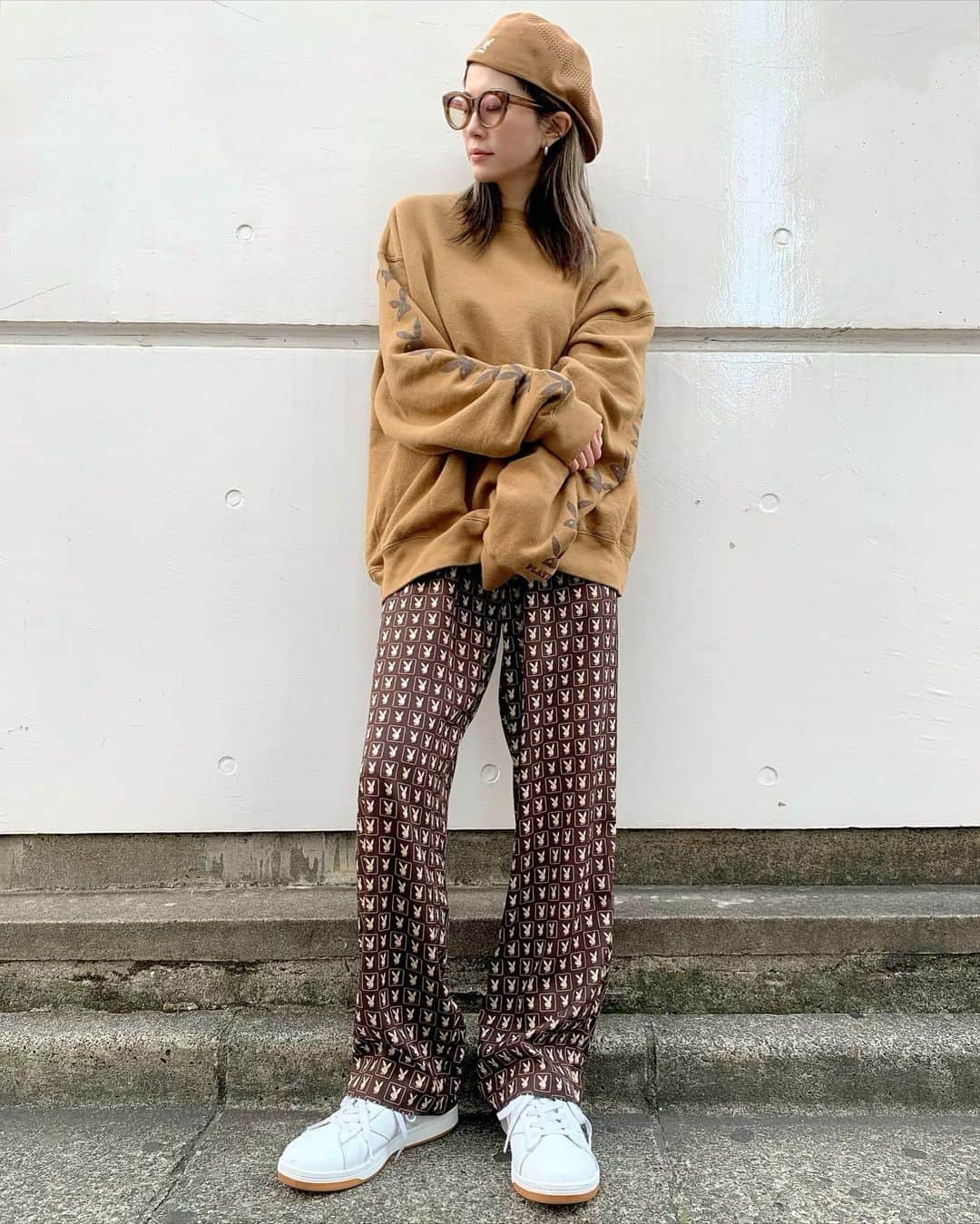 birthdeathのインスタグラム：「New Arrivals  UNUSED - PLAYBOY easy pants BROWN  UNUSED - PLAYBOY print crewneck sweatshirt BROWN  KANGOL  Flat cap  #birthdeath #unused_inc」