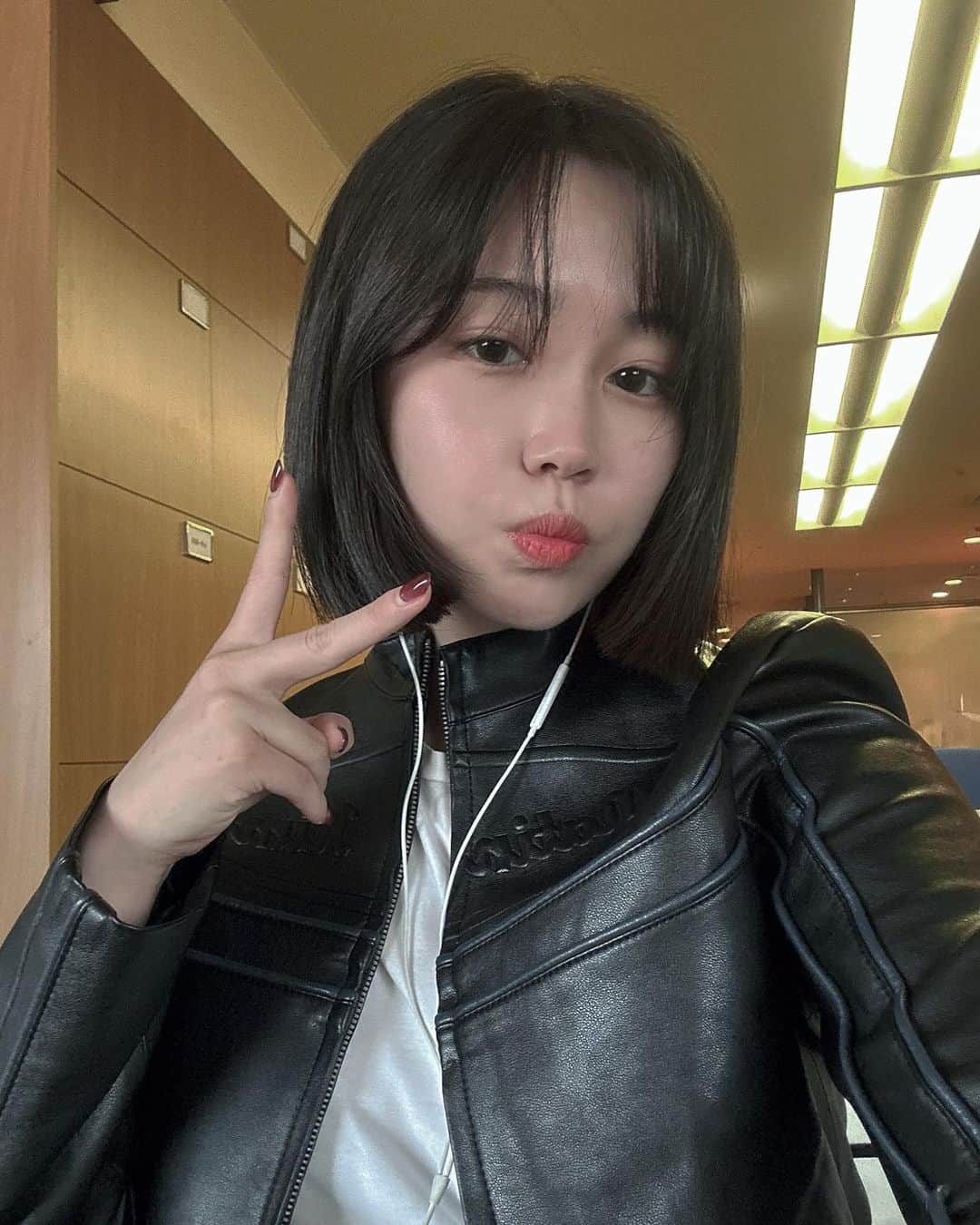 のインスタグラム：「今日もお仕事で横浜にいます。 🎡🖤」
