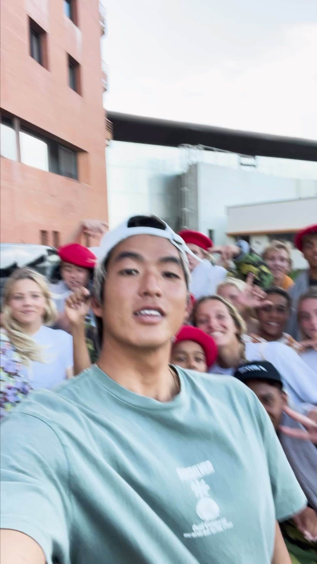 五十嵐カノアのインスタグラム：「epic few days with the @redbull Rising team! surfing all day, surfing heats together, tag team events. kids from all around the world, creating friendships and memories that will last a lifetime, all thanks to surfing. each one of these kids have a very bright future, i can’t wait to surf with them on tour one day!」