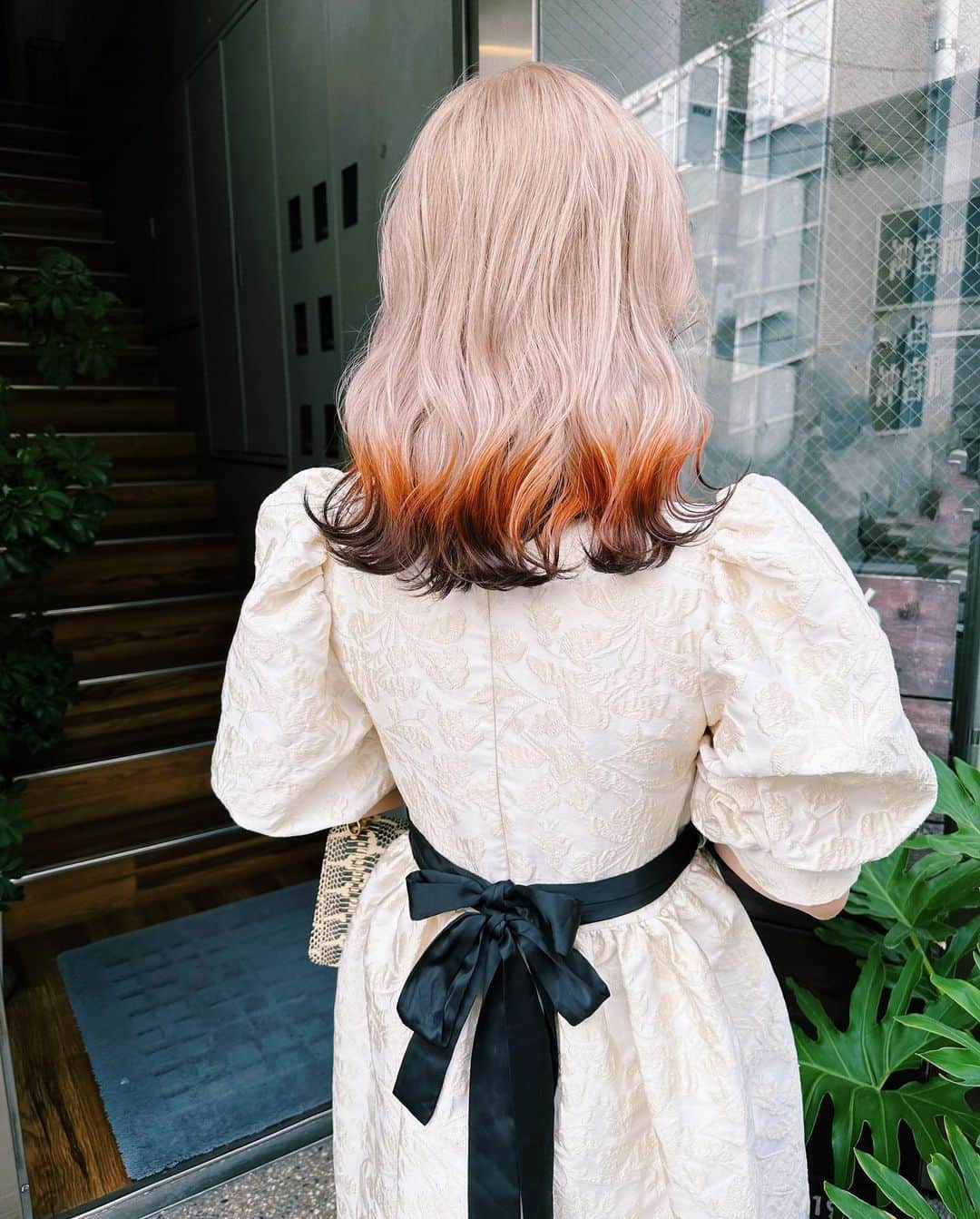 Etsuna otsukAのインスタグラム：「🍁🦊new hair color 🦊🍁秋のカラーにしました🍁🌰 @number76_gomi いつもありがとございます🙏 #表参道美容室 #number76」