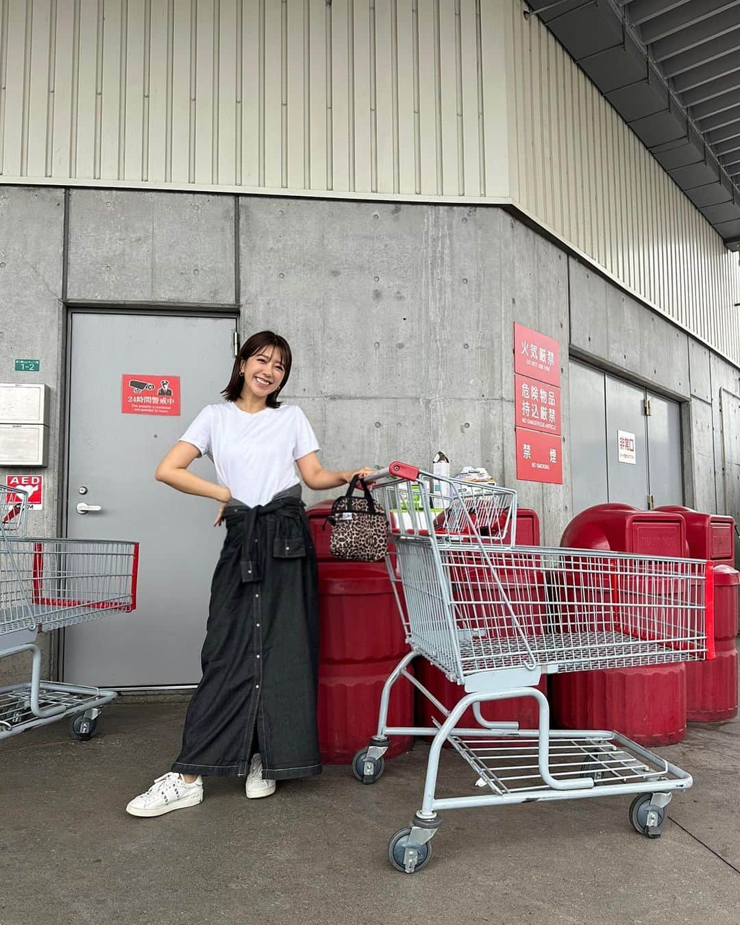 水田あゆみのインスタグラム：「だいすきCOSTCO！  オーガニックのもの沢山あるから嬉しいし☺️  キッチンタオルとクロワッサンとサーモンとハイローラーとトマトソースは必須だよね🫶  みんなの絶対買うものも教えて欲しいです✨ おススメ知りたいです☺️  次はなに買おうかなぁ🌱  あと一緒に行ってくれて、分け分けしてくれる友達募集中🤝  #costco購入品」