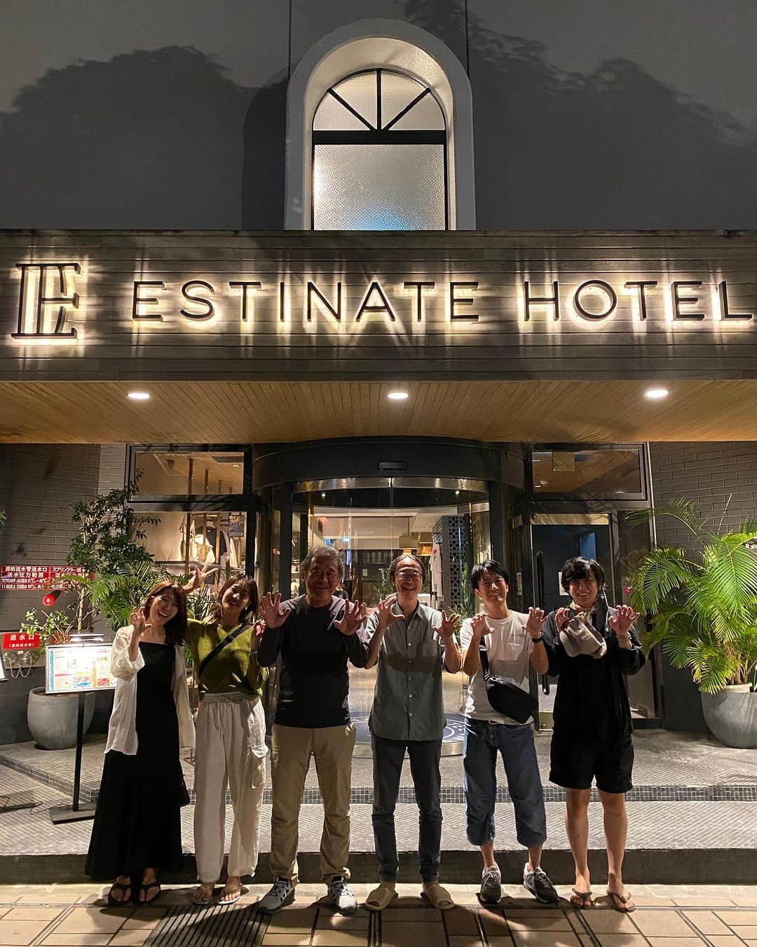 ESTINATE HOTELさんのインスタグラム写真 - (ESTINATE HOTELInstagram)「贅沢な沖縄ワーケーションを叶えるチャンス到来！🌴✨ 1月末までの延長で、新料金35000円で熱帯夢の楽園へ✈️🌞 さらに、テラスで飲み放題付きバーベキューディナーで、スタッフが目の前で調理する贅沢なパフォーマンスも楽しめます！🍖🍹 一生に一度の経験、お見逃しなく👀  -----⁠ ESTINATE HOTEL NAHAは、旅の次が見つかるカジュアルホテルです！👉@estinate_hotel_naha  『旅は不完全なほどおもしろい、 旅の計画には余白を。 それは、あなたの旅が素晴らしい体験になる第一歩』  #estinatehotel #estinatelounge #livelyhotels  #LIVELYHOTELS #ライフスタイルホテル ⁠ #デザインホテル #おしゃれホテル #ホテルライフ #ホテルステイ #旅の思い出⁠ #japanhotel #lifestylehotel #designhotel #traveljapan #discoverjapan #naha#okinawatrip#okinawalife#okinawalifestyle#nomadlife #digitalnomad #那覇#沖縄旅行#沖縄日常#沖縄行きたい #バーベキュー #ワーケーション」10月19日 17時03分 - estinate_hotel_naha