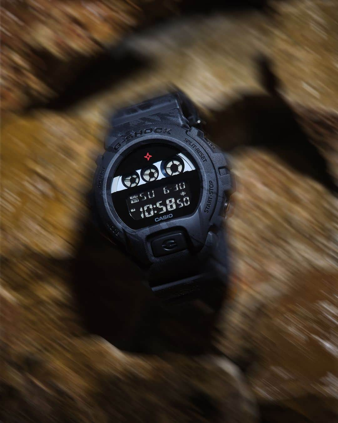 G-SHOCKさんのインスタグラム写真 - (G-SHOCKInstagram)「DW-6900NNJ  忍者が使うといわれた忍術のうち、疾風のように駆け抜ける「忍者走り」をイメージしたグラフィックをマルチアングルプリントで表現したDW-5600NNJ。  The DW-5600NNJ features a multi-angle print with graphics inspired by the "Ninja Run," a ninja technique to run like a gale.  DW-6900NNJ-1JR  #g_shock #ninja #dw6900 #watchoftheday #madeinjapan #忍者 #腕時計 #腕時計魂 #腕時計くら部 #今日の腕時計 #腕時計コーデ」10月19日 17時00分 - gshock_jp