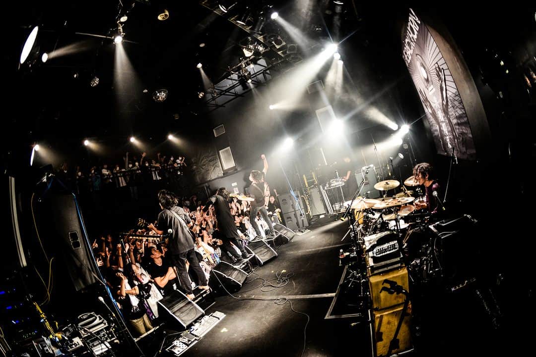 THE BACK HORNさんのインスタグラム写真 - (THE BACK HORNInstagram)「［LIVE PHOTO］ 2023.10.15 sun THE BACK HORN 25th Anniversary  「KYO-MEIワンマンツアー」〜共鳴喝采〜 at 水戸LIGHT HOUSE ------------------- ▶︎NEXT LIVE 2023.10.22 sun THE BACK HORN 25th Anniversary  「KYO-MEIワンマンツアー」〜共鳴喝采〜 at 郡山HIP SHOT JAPAN  #共鳴喝采 #TBH25th #THEBACKHORN #バックホーン #バクホン #LIVEPHOTO」10月19日 17時14分 - thebackhorn