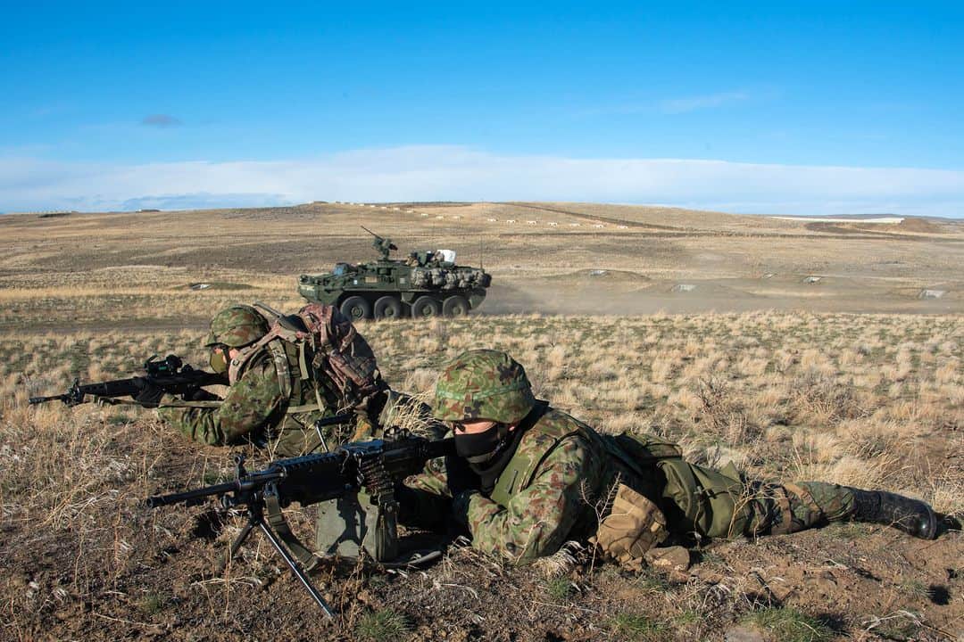 陸上自衛隊のインスタグラム：「陸上自衛隊は、１０月２９日（日）から１１月１３日（月）までの間、米国における実動訓練（ライジング・サンダー２３）を実施します。本訓練において、無人偵察機部隊、電子戦部隊、攻撃ヘリコプター部隊を含む諸職種協同訓練、実射訓練等を演練し、作戦遂行能力及び戦術技量の向上を図ります。🇺🇸🇯🇵 細部は、陸上自衛隊広報チャンネル（YouTube）をご覧下さい。 https://www.youtube.com/watch?v=9tuXkaa5dZ8 ※　映像及び画像は、ライジング・サンダー２１（ＲＴ２１）の訓練状況です。」