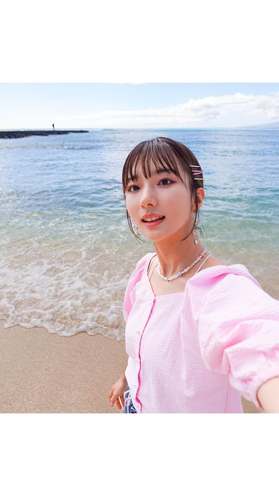 搗宮姫奈のインスタグラム：「海！海！海！ ついついはしゃいでしまった！！！ だがしかし！！！ 綺麗な海を目の前にパソコンをかたかた。  明日はコーヒー農園だ☺️☺️☺️  #ひめ旅日記 #ひめカフェ巡り #世界一周コーヒーの旅 #世界一周 #コーヒー #ハワイ #ホノルル #hawaii #honolulu #海」