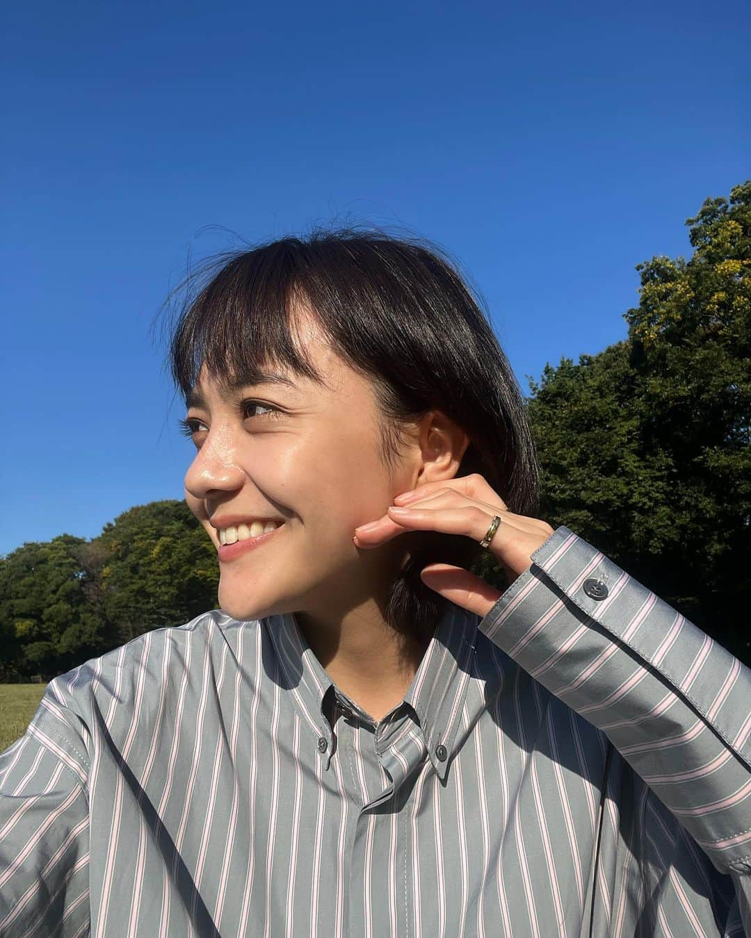 松井愛莉さんのインスタグラム写真 - (松井愛莉Instagram)「☀️⛲️✨  晴れた日の公園は気持ちがいいね〜」10月19日 17時16分 - airi1226_official