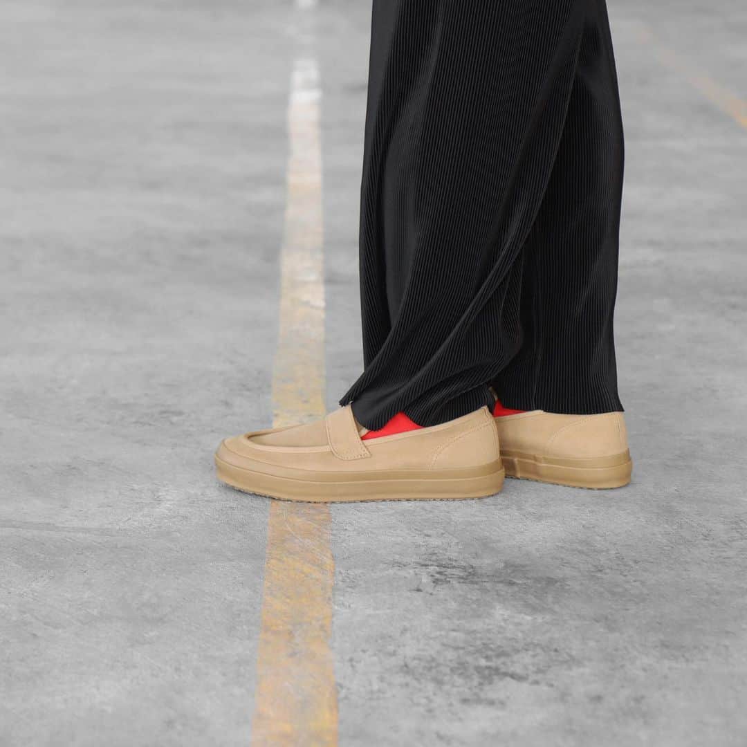 MOONSTARのインスタグラム：「. LOAFY W / BEIGE  #moonstarshoes  #finevulcanized  #loafyw  #madeinkurume」
