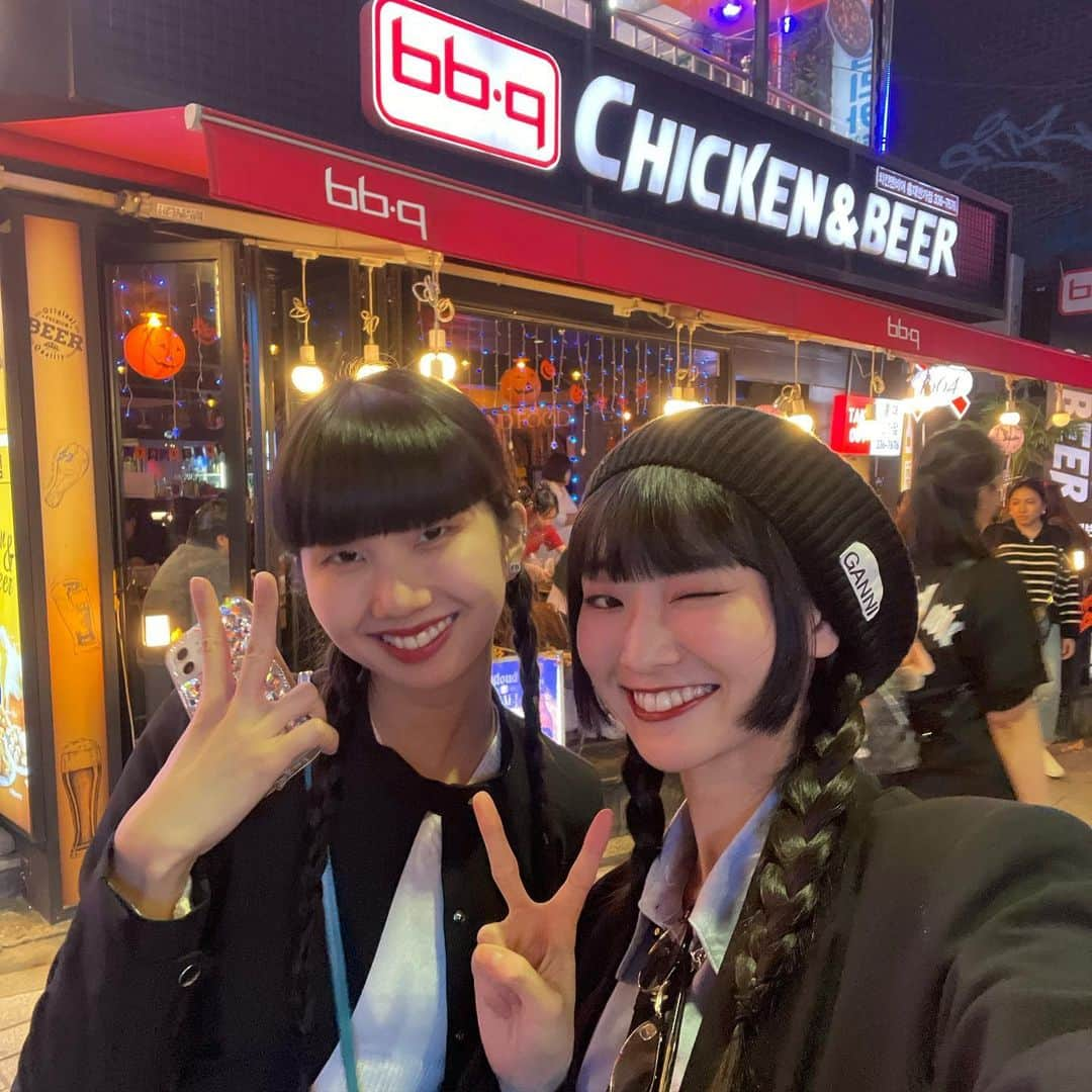 月山京香さんのインスタグラム写真 - (月山京香Instagram)「@ayane7487 と初づくしの🇰🇷！ 1日目は弘大で念願のチキン食べて近くを散策❤️」10月19日 17時53分 - i_am_kyoka_yade