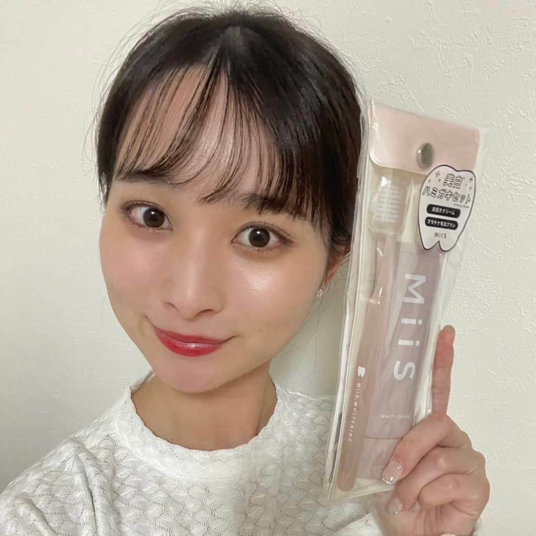 後藤沙梨花さんのインスタグラム写真 - (後藤沙梨花Instagram)「ごきげんよう🌸  ミス和コンテストファイナリスト6名へ、 株式会社ライスカレー（@miis_jp）様より 【 ホワイティ歯ブラシセット 】をいただきました！  _________________________________________  オーラル美容ブランド「MiiS」から9月に誕生した新商品「ホワイティ歯ブラシセット」🪥 “泡立たない”クレイ*1ペーストで汚れを密着し、研磨剤フリーで歯を削らないホワイトニング歯磨き粉「ホワイティクリーム」と、ホワイトニング専用の歯ブラシ「プラチナホワイトニング歯ブラシ」のセットアイテムです。 毎日の歯磨きで、うるつやな歯に導きます🦷✨ アロマのような癒しのロゼミント味で、毎回わくわくした気持ちでお使いいただけるように効果だけでなく見た目や味にもこだわりました！ *1 カオリン（清掃成分）  プラチナホワイトニング歯ブラシとぜひ一緒に使ってみてください🤍 _________________________________________  ご協賛ありがとうございました！  #MiiS #ホワイティクリーム #オーラル美容 #学習院女子大学 #和祭 #gwc #Missgwc2023 #misscontest2023 #ミス和コンテスト #ミスコンテスト　#ミス和 #gakushuinwomenscollege #ミス和コンテスト2023 #ミスコン #春からgwc #学女 #学女ミスコン #ミスコンファイナリスト」10月19日 18時03分 - missgwc2023