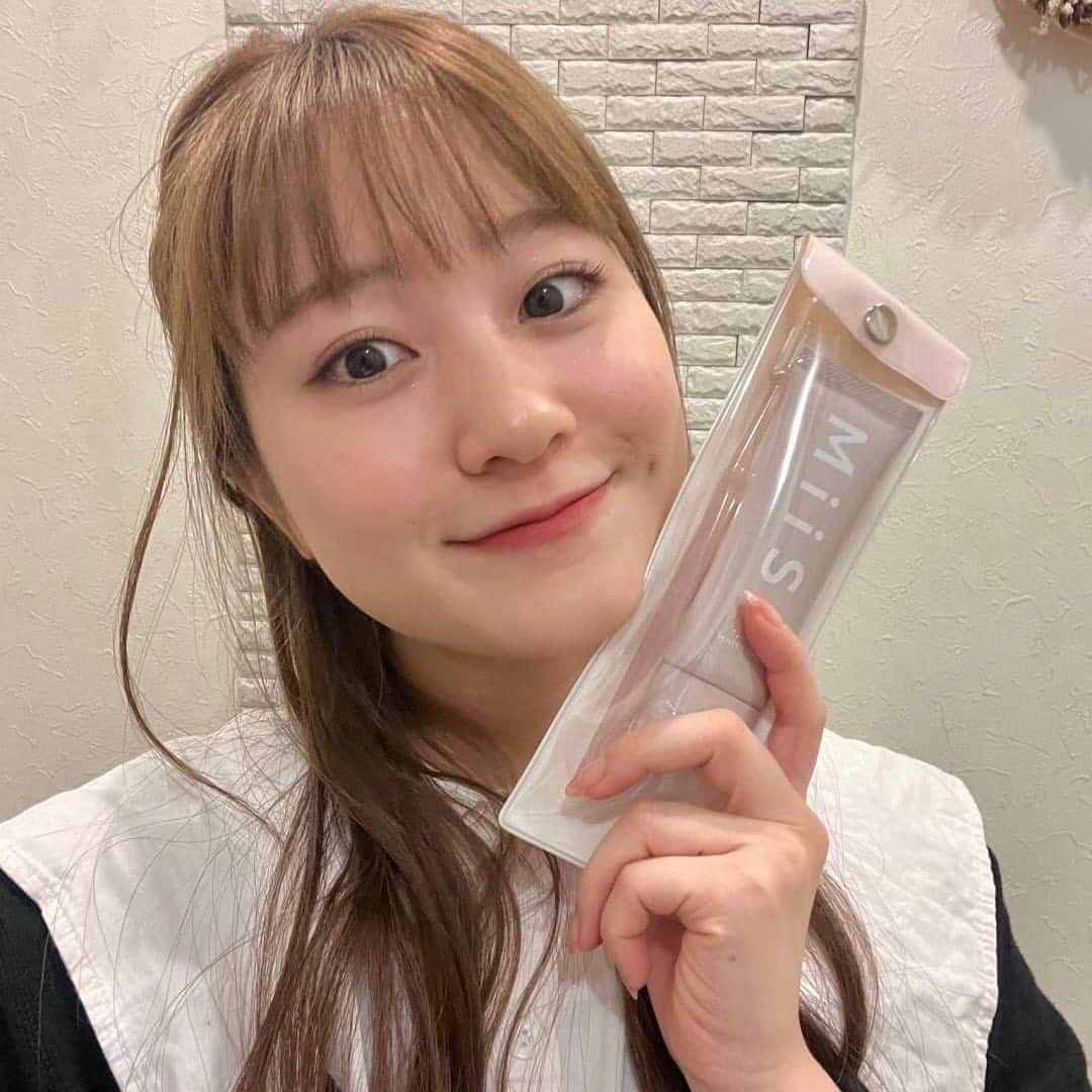 後藤沙梨花さんのインスタグラム写真 - (後藤沙梨花Instagram)「ごきげんよう🌸  ミス和コンテストファイナリスト6名へ、 株式会社ライスカレー（@miis_jp）様より 【 ホワイティ歯ブラシセット 】をいただきました！  _________________________________________  オーラル美容ブランド「MiiS」から9月に誕生した新商品「ホワイティ歯ブラシセット」🪥 “泡立たない”クレイ*1ペーストで汚れを密着し、研磨剤フリーで歯を削らないホワイトニング歯磨き粉「ホワイティクリーム」と、ホワイトニング専用の歯ブラシ「プラチナホワイトニング歯ブラシ」のセットアイテムです。 毎日の歯磨きで、うるつやな歯に導きます🦷✨ アロマのような癒しのロゼミント味で、毎回わくわくした気持ちでお使いいただけるように効果だけでなく見た目や味にもこだわりました！ *1 カオリン（清掃成分）  プラチナホワイトニング歯ブラシとぜひ一緒に使ってみてください🤍 _________________________________________  ご協賛ありがとうございました！  #MiiS #ホワイティクリーム #オーラル美容 #学習院女子大学 #和祭 #gwc #Missgwc2023 #misscontest2023 #ミス和コンテスト #ミスコンテスト　#ミス和 #gakushuinwomenscollege #ミス和コンテスト2023 #ミスコン #春からgwc #学女 #学女ミスコン #ミスコンファイナリスト」10月19日 18時03分 - missgwc2023