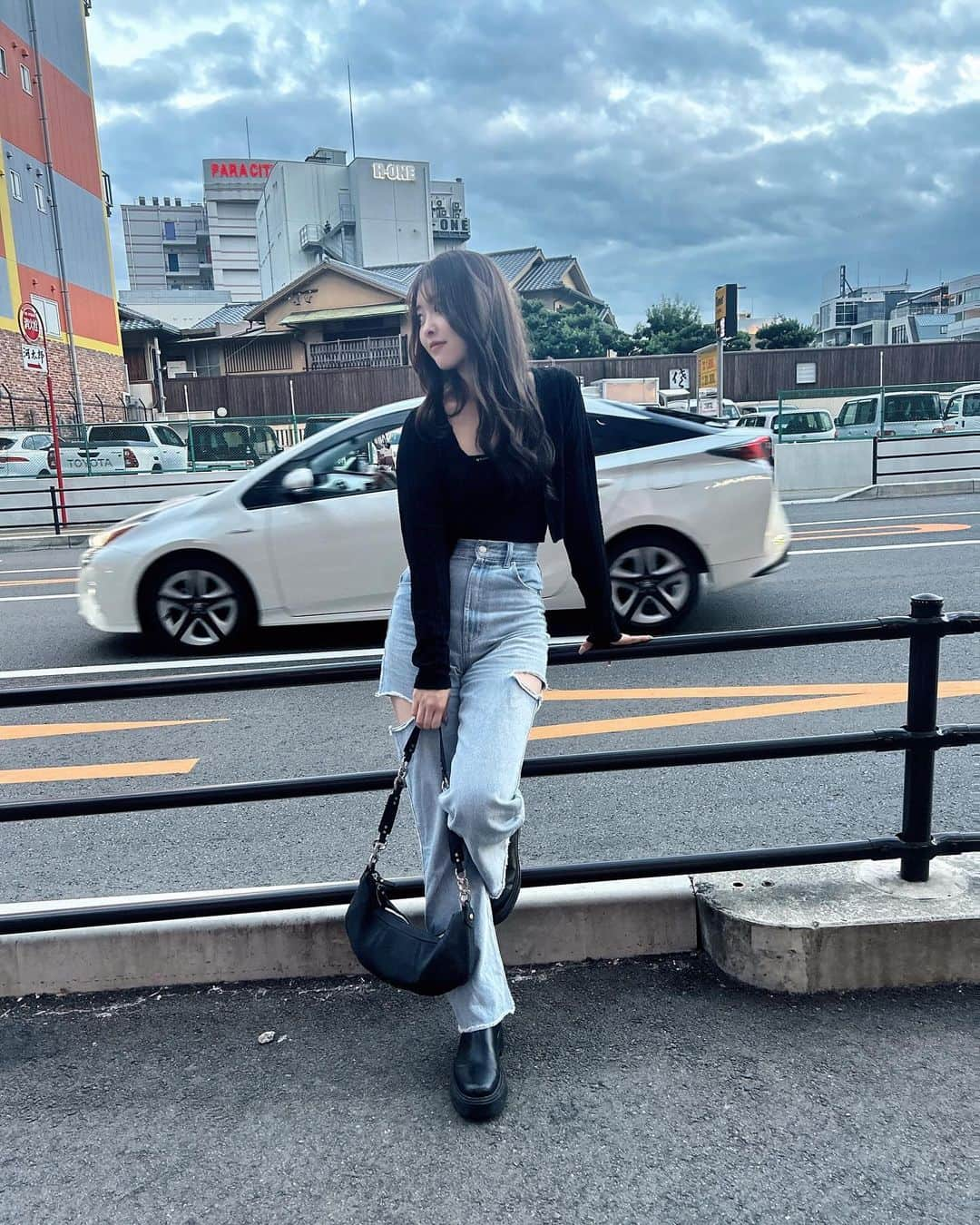 中西智代梨さんのインスタグラム写真 - (中西智代梨Instagram)「🖤🤍🖤  #私服#コーデ#ootd」10月19日 17時56分 - sukiyaki_daisuki512