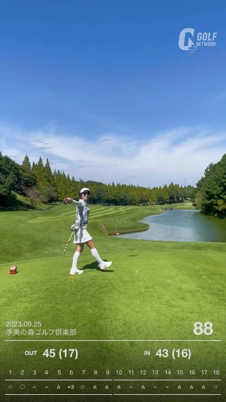 Alyssaのインスタグラム：「スコアアプリ、皆さんは何を使ってますか？ 私は　@golfnetworkplus さんのアプリを使っています😌  フォトスコアだけでなく ムービースコアも作れるようになったようです🤩  この日はINスタート。 後半はショットが乱れ気味で失速😇 コンフォートゾーンを底上げしたい🥺  ＃PR  ＃ゴルプラ部 ＃ムービースコア ＃ゴルフネットワークプラス #instagolf #golstagram #골프스타그램　#ゴルフ #golf #골프연습 #골프 #ゴルフ女子 #女子ゴルフ #スイング動画 #ゴルフスイング」