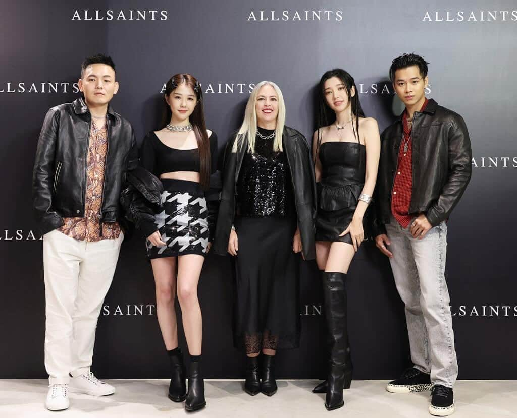 パフ・クオさんのインスタグラム写真 - (パフ・クオInstagram)「🇬🇧 . . . ❤️ @allsaintstaiwan  @allsaints_style  #AllSaintsTaiwan」10月19日 18時01分 - aohsuehfu