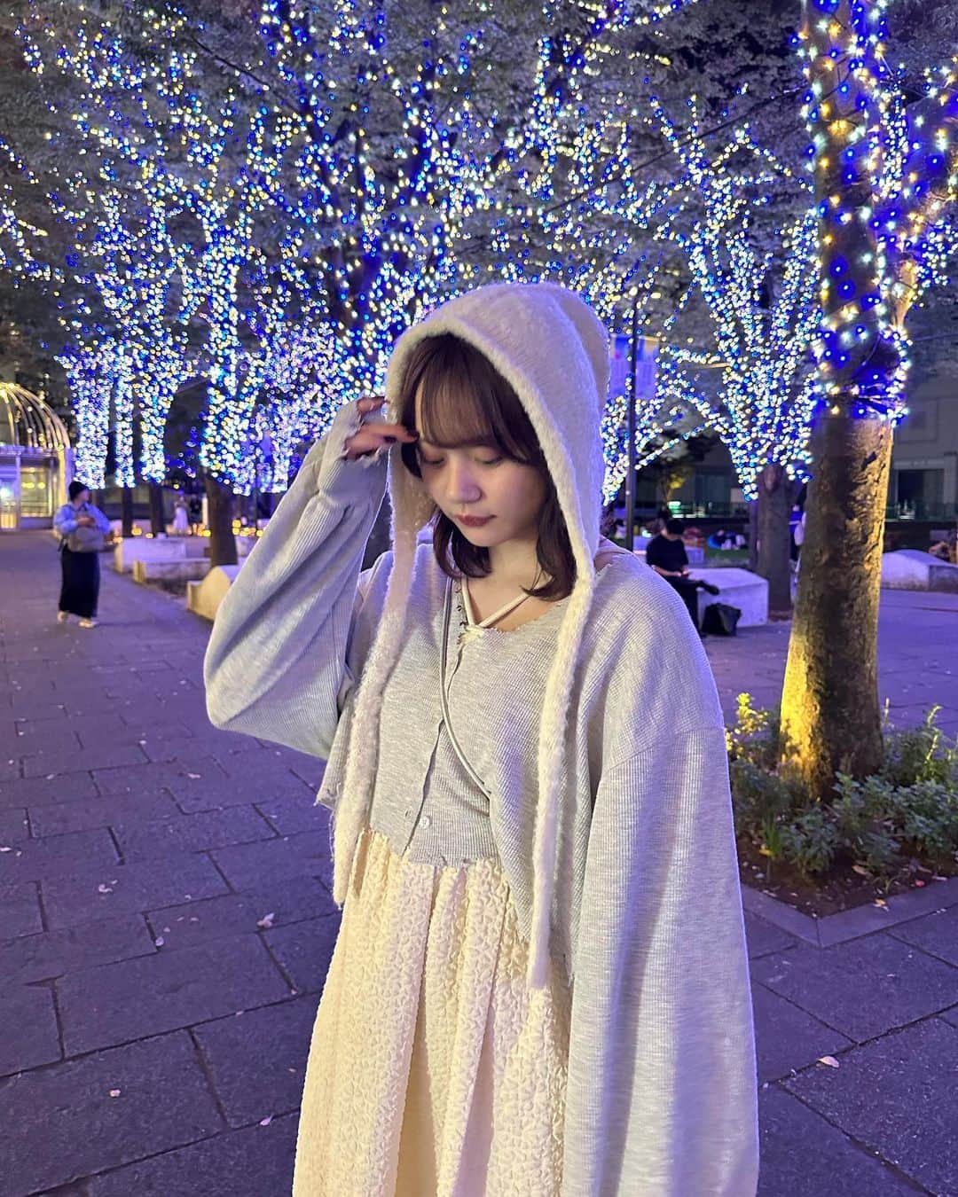 のインスタグラム：「横浜いってきた☺️♡ まさかのwegoでかわいいバラクラバget🫶🏻  結んでフードっぽくしても、そのままかぶってもかわいい🥺」