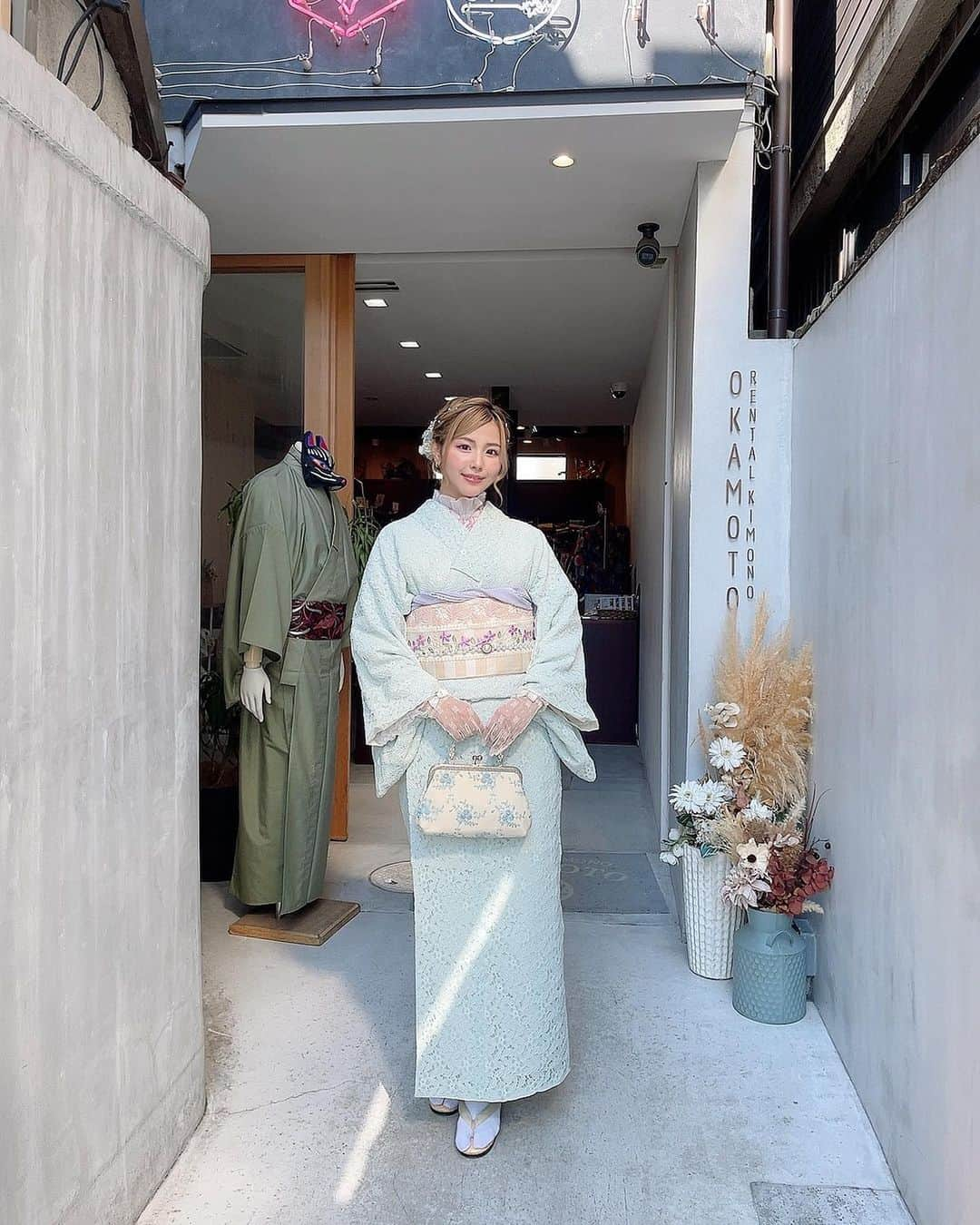 倉田瑠夏のインスタグラム：「母と京都でお着物体験☺️🕊️💕🍀  @rentalkimonookamoto   #京都 #京都旅 #京都観光 #京都旅行 #PR #レンタル着物岡本 #京都着物レンタル #着物レンタル京都 #着物でお出かけ #レンタル着物 #着物コーディネート #着物ヘアセット #親子でおでかけ #親子旅遊 #着物 #着物ヘア #kimono #japanesegirl #kyoto #ig_japan #travel」