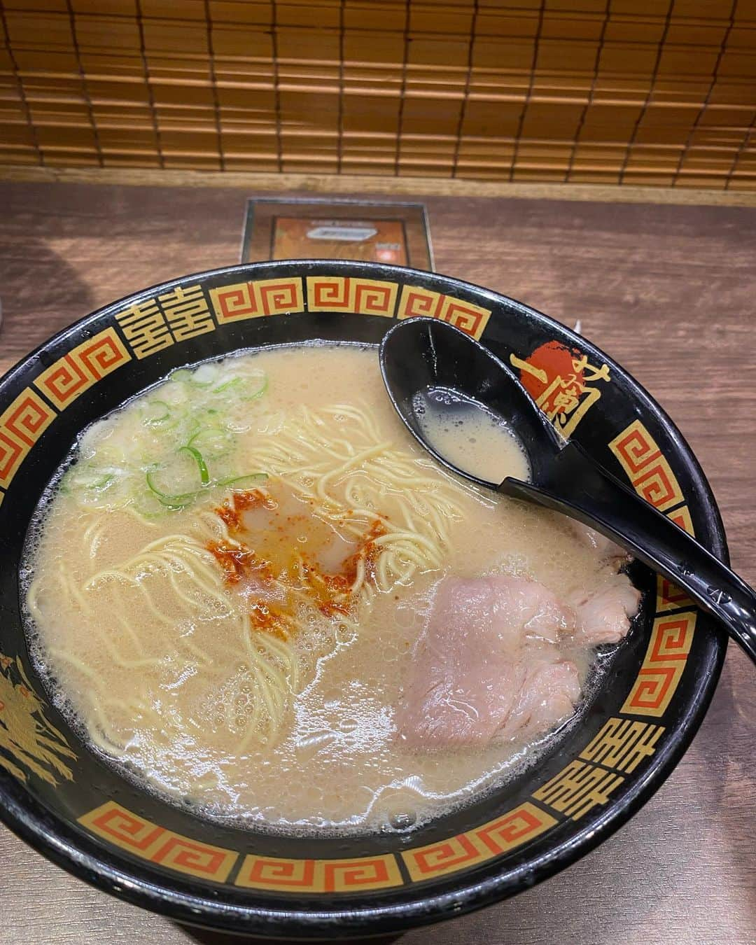 増井なぎささんのインスタグラム写真 - (増井なぎさInstagram)「初めて一蘭行った日🍜 2023.10.19  味全部ふつうにしてみたけど、お好みありますか？🫠♥︎︎  #とりあえず自撮り🤳  #nofilter  #システムに戸惑う  #あとでゆで卵追加🥚 #辛さ何倍までいけそ？」10月19日 18時19分 - nagisa_masui