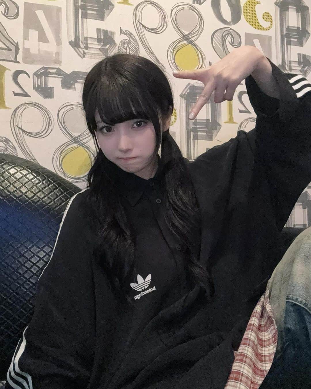 RANのインスタグラム：「ほぼ一年ぶりのネイル💅👶 @a.l.u.m__rin」