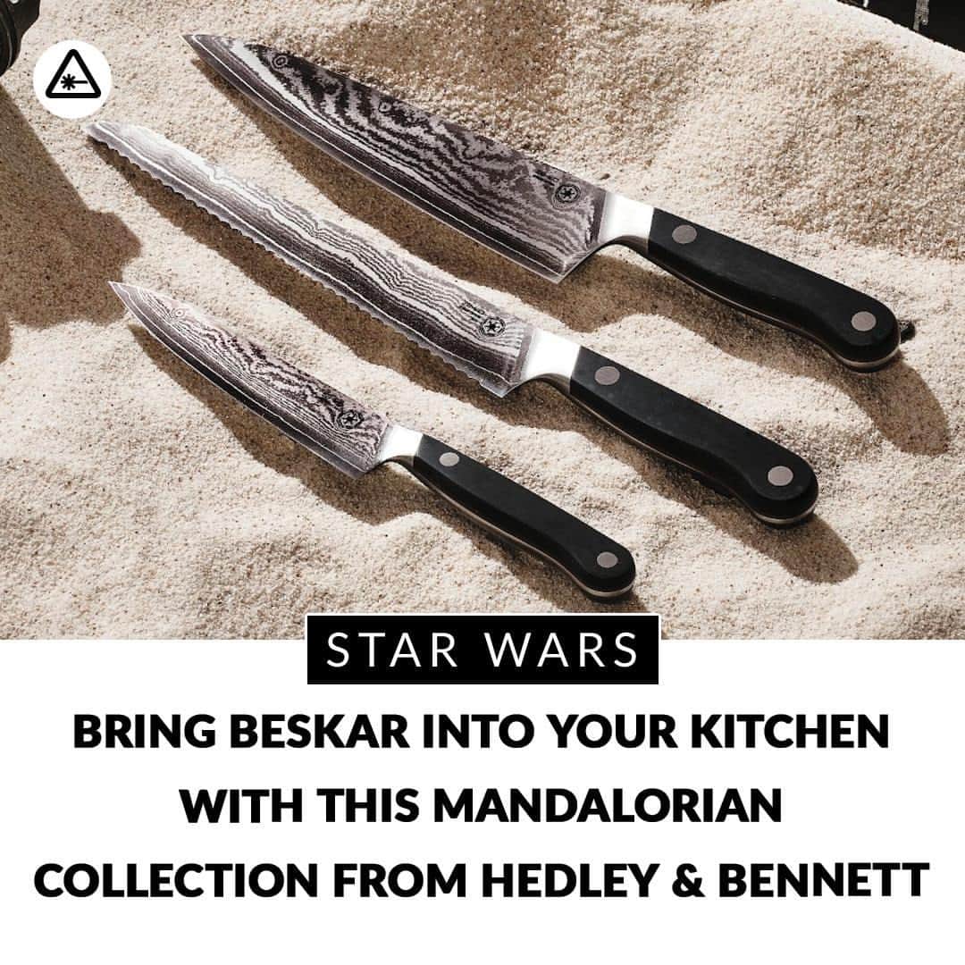 クリス・ハードウィックのインスタグラム：「The galaxy far, far away is coming to your kitchen courtesy of Hedley & Bennett. The company specializes in bringing chef-grade cookware and apparel to home kitchens. And now the brand has launched a Star Wars collection inspired by The Mandalorian.   While Hedley & Bennett already sold a handful of character aprons, it’s expanding the line and making more styles available for adults as well as kids. In addition to character aprons, this new Star Wars kitchen collection includes towels and, our personal favorite, beskar knives.  link in bio」