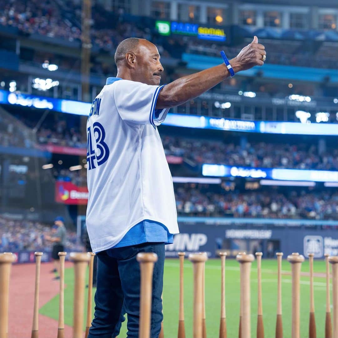 トロント・ブルージェイズさんのインスタグラム写真 - (トロント・ブルージェイズInstagram)「A well-deserved chance to get the call to the @BaseballHall! Good Luck, Cito! 🏆🏆」10月20日 5時15分 - bluejays
