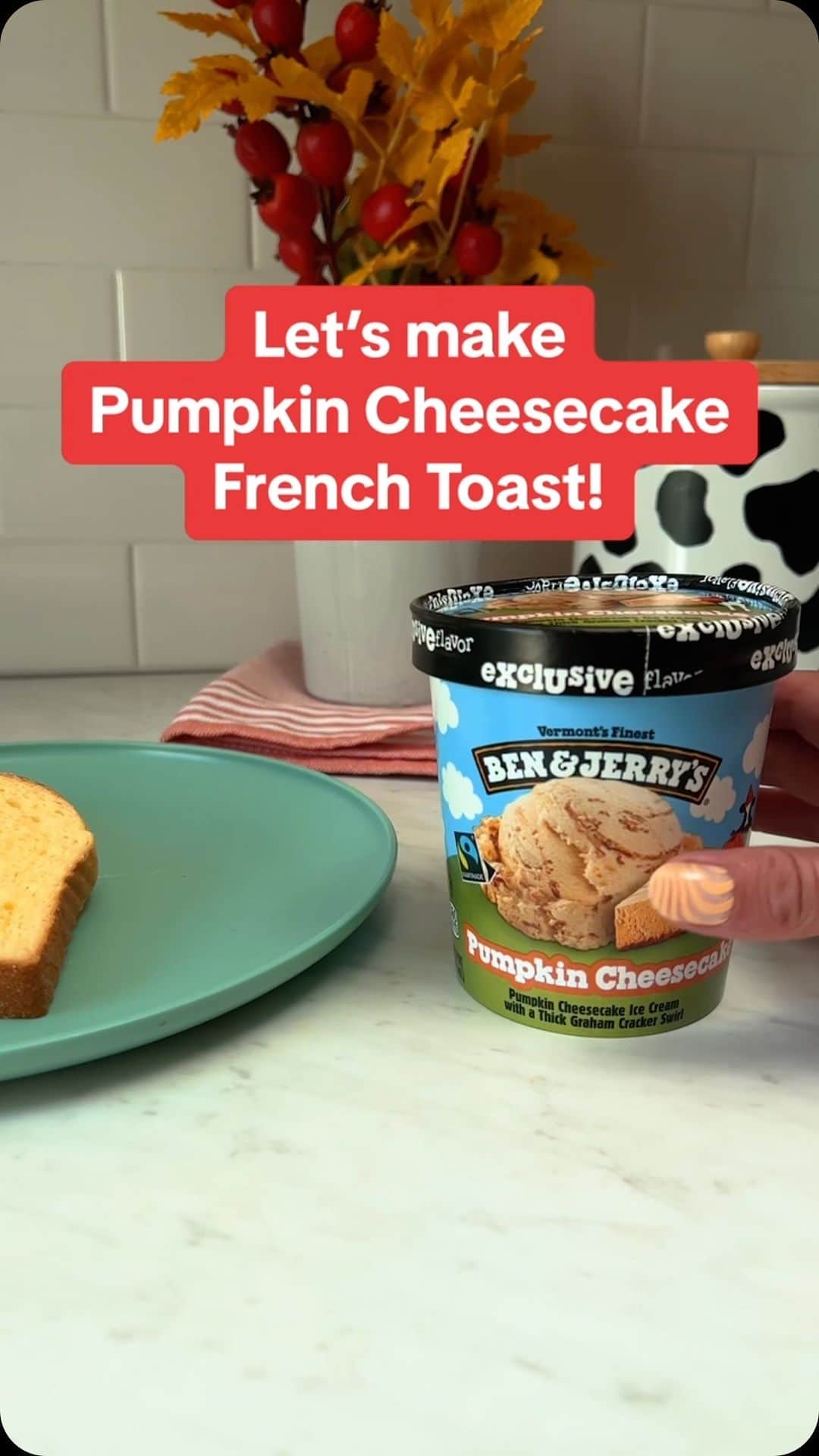 Ben & Jerry'sのインスタグラム：「The toppings make this especially *chef’s kiss* #benandjerrys #icecream #frenchtoast #recipe #icecreamfrenchtoast #pumpkin #fall #pumpkincheesecake」