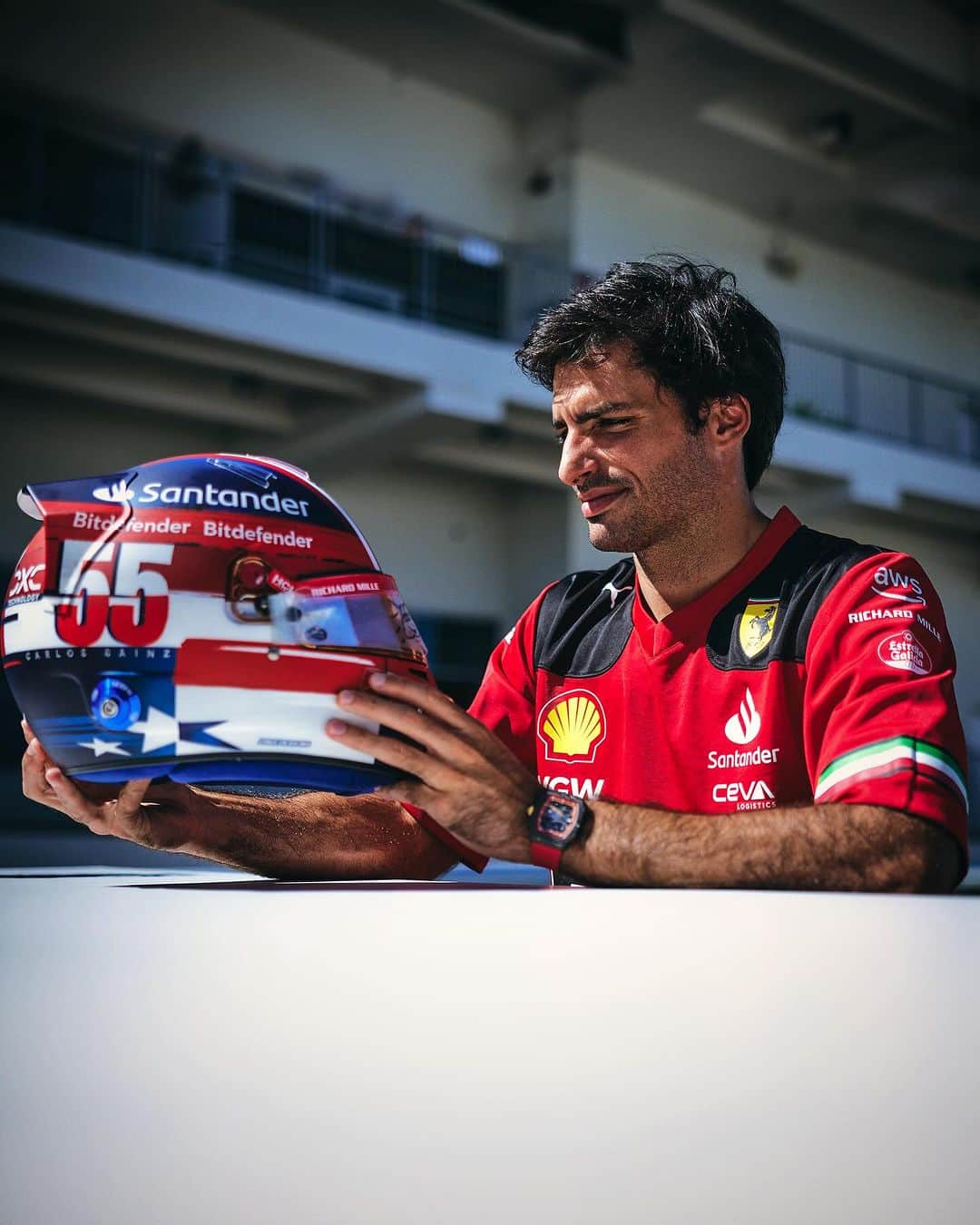 カルロス・サインツJr.さんのインスタグラム写真 - (カルロス・サインツJr.Instagram)「Howdy Austin!! 🤠  - #Carlossainz」10月20日 4時07分 - carlossainz55