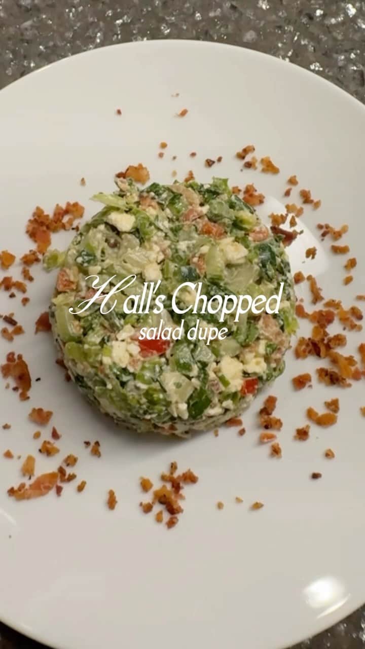 アンディ・ドーフマンのインスタグラム：「What’s for dinner tonight?! One of my favorite salad dupes! Save this one for your next (and best) dinner salad 😋」