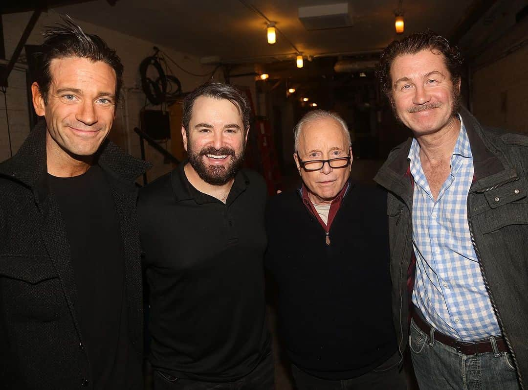 コリン・ドネルさんのインスタグラム写真 - (コリン・ドネルInstagram)「Original #JAWS star Richard Dreyfuss visited @sharkonbroadway last night with @whoopigoldberg 🦈💙  Photos: @bruglikas 📸」10月20日 4時35分 - colindonnell