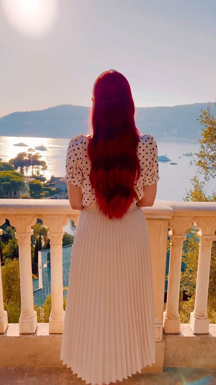 The Luxury Lifestyle Magazineのインスタグラム：「✨🦋🤍𝒲𝒽𝒶𝓉𝑒𝓋𝑒𝓇 𝒽𝒶𝓅𝓅𝑒𝓃𝓈 𝓉𝑜 𝓎𝑜𝓊 𝒽𝒶𝓈 𝒷𝑒𝑒𝓃 𝓌𝒶𝒾𝓉𝒾𝓃𝑔 𝓉𝑜 𝒽𝒶𝓅𝓅𝑒𝓃 𝓈𝒾𝓃𝒸𝑒 𝓉𝒽𝑒 𝒷𝑒𝑔𝒾𝓃𝓃𝒾𝓃𝑔 𝑜𝒻 𝓉𝒾𝓂𝑒✨💫🤍 𝐵𝑒𝒶𝓊𝓉𝒾𝒻𝓊𝓁 𝒮𝒶𝒾𝓃𝓉 𝒥𝑒𝒶𝓃 𝒞𝒶𝓅 𝐹𝑒𝓇𝓇𝒶𝓉, 𝐼 𝓌𝒾𝓁𝓁 𝒷𝑒 𝒷𝒶𝒸𝓀 𝓈𝑜𝑜𝓃!✨🥰🇫🇷♥️」