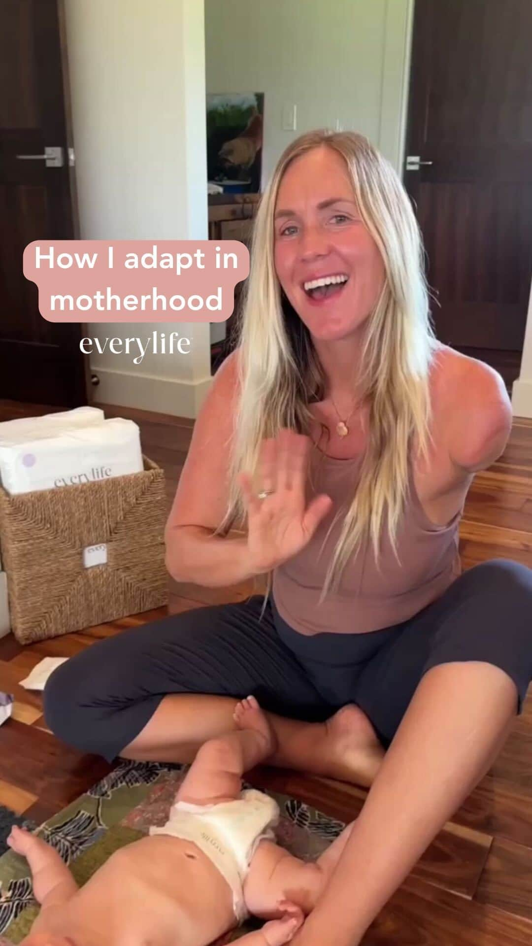 Bethany Hamiltonのインスタグラム：「“Joyfully adapting in motherhood: Diaper change edition!   Going into motherhood I was so nervous with all the changes that would come! Fast forward, 4th baby, I’m so grateful for the personal growth it brings and that God sharpens me through it all.   And stoked to have epic @everylifeco diapers that make a beautiful impact on others!    Use code BETHANY10 for 10% off your next order at EveryLife.com 🩵”」