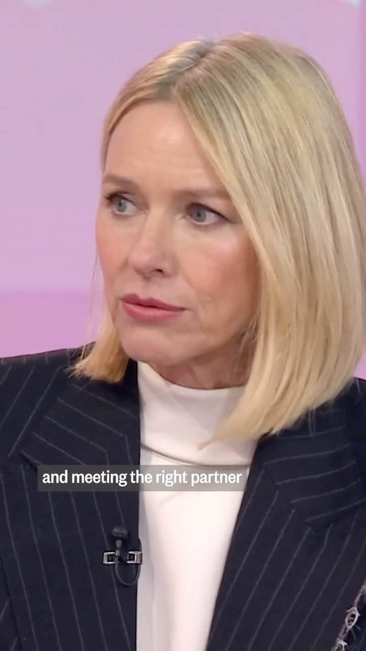 ナオミ・ワッツのインスタグラム：「Naomi Watts is opening up the conversation on menopause. She joined us this morning to discuss the signs of menopause and her experience with perimenopause in her 30s saying, “I didn’t know what was happening. I was filled with shame.”」