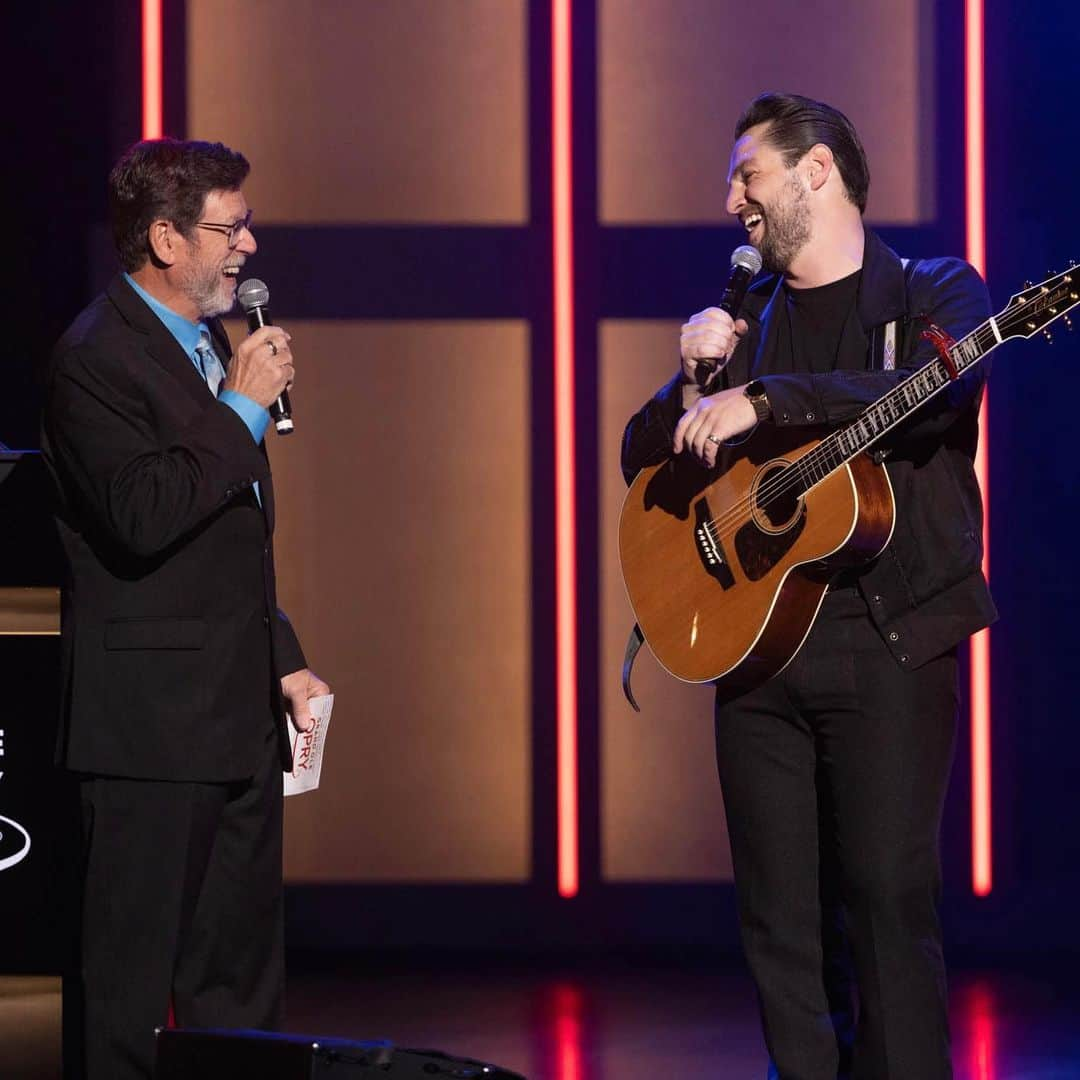 American Idolさんのインスタグラム写真 - (American IdolInstagram)「Congratulations to IDOL winner @chaycebeckhammusic on his @opry debut! 🎸🙌 His single “23” is now certified platinum!!! ✨  Photos by @chrishollo 📸」10月20日 4時54分 - americanidol