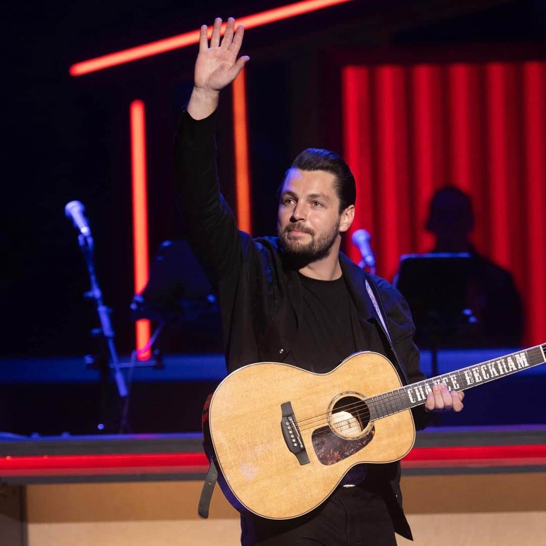 American Idolさんのインスタグラム写真 - (American IdolInstagram)「Congratulations to IDOL winner @chaycebeckhammusic on his @opry debut! 🎸🙌 His single “23” is now certified platinum!!! ✨  Photos by @chrishollo 📸」10月20日 4時54分 - americanidol