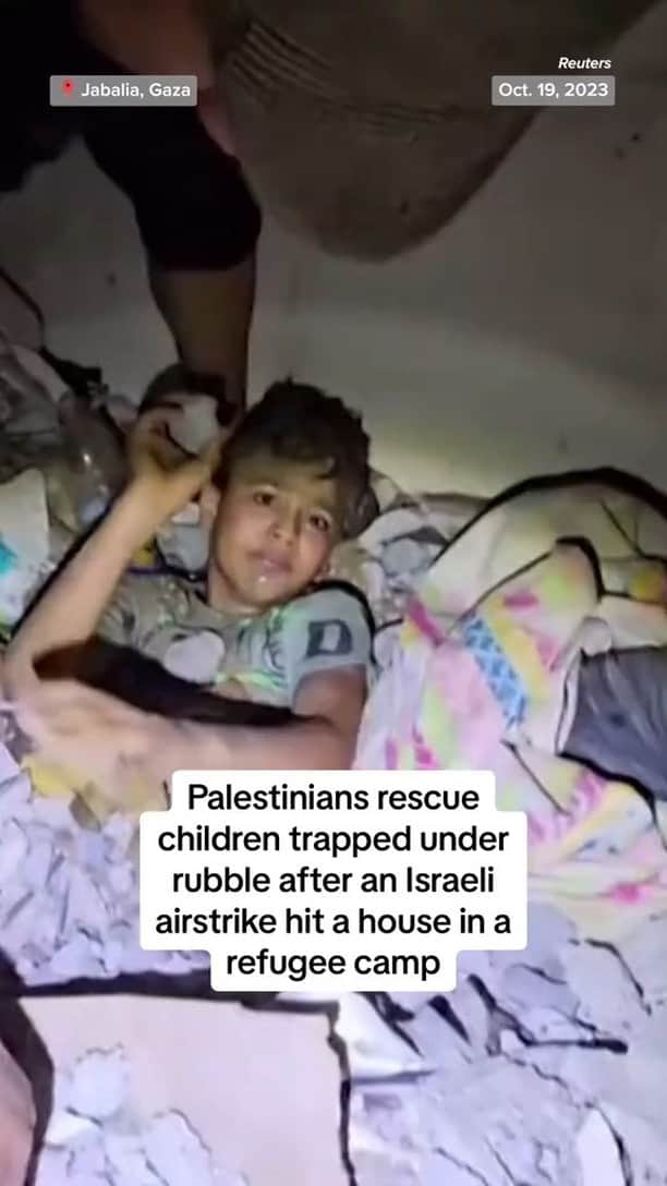 NBC Newsのインスタグラム：「Palestinians worked to rescue children trapped under rubble after an Israeli airstrike hit a house in Jabalia refugee camp in Gaza.」