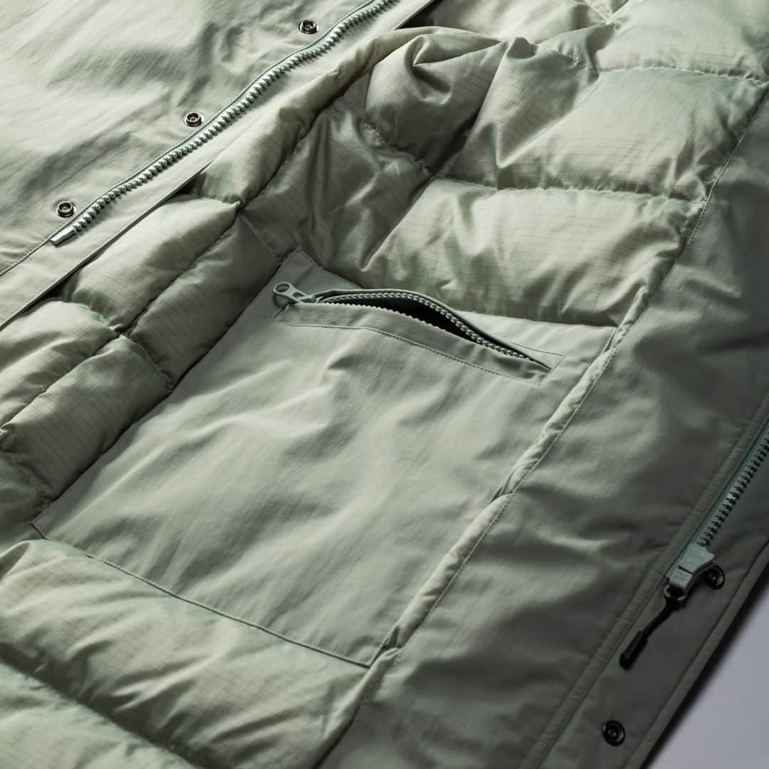 UNDFTDさんのインスタグラム写真 - (UNDFTDInstagram)「A detailed look into UNDEFEATED FALL 23 - Drop 6  The UNDEFEATED Tech Trench is a 100% nylon piece featuring a down-filled ripstop lining, an interior zip placket and chest pocket, adjustable hood and cuffs and a soft hand screen printed UNDEFEATED wordmark on the left side of the chest. Available in Light Sage and Black.  Available Friday, 10/20 exclusively at all UNDEFEATED Chapter Stores and Undefeated.com」10月20日 5時00分 - undefeatedinc
