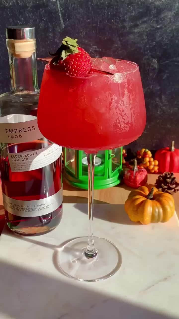 OXOのインスタグラム：「Mix up some spooky spirits at home this Halloween with our Angled Jigger 👻🍸 📷: @newportrifoodie  #OXOBetter」