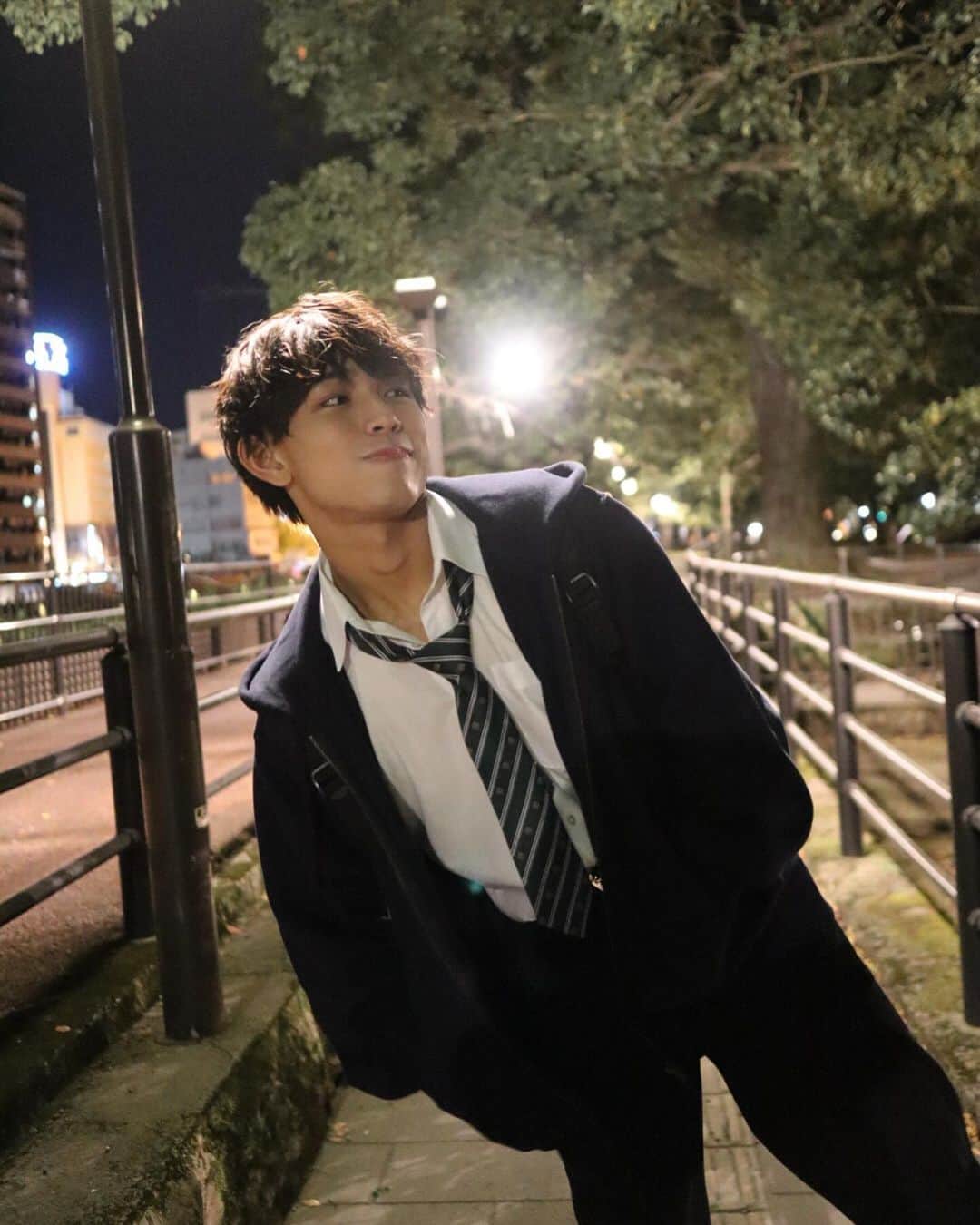 長濱薩生さんのインスタグラム写真 - (長濱薩生Instagram)「GUのヘビーウェイトスウェットフルジップパーカこの季節は制服にも合わせやすくて、年齢を問わず誰でも着こなせちゃう！  着心地も良く、厚手なのにシルエットもスッキリしてるからこの冬は大活躍間違いなし！  冬は大事な人とお揃いにしちゃうのもいいかも！💛🧶  #PR#GU#gu_for_all#ヘビーウェイトスウェットフルジップパーカ #放課後パーカ#プチプラコーデ#長濱薩生」10月19日 20時10分 - sattun.05s