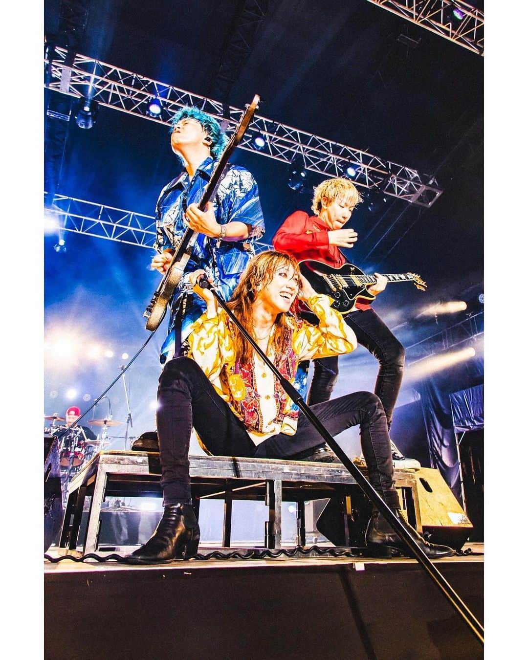 青木カズローのインスタグラム：「2023.08.12 SUPER BEAVER #SUPERBEAVER #risingsunrockfestival2023  #北海道 #写殺 ※転載転用禁止」