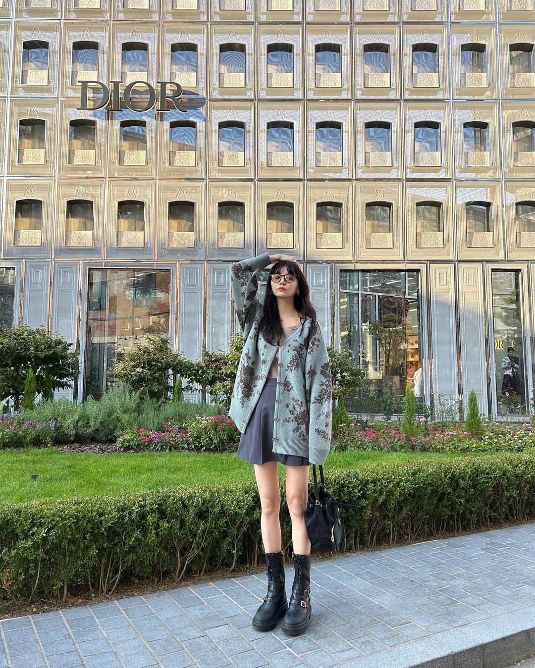 村田倫子さんのインスタグラム写真 - (村田倫子Instagram)「2日目🇰🇷ಇ  お買い物メイン。  狎鴎亭、聖水付近をお散歩しました。 好きなブランドたくさん巡れた✌︎  巡ったSHOPは 別でまとめてポストします･ᴗ･  日本より涼しいので idemのお気に入りカーディガンを 早めに着れて嬉しい〜。  #韓国旅行 #狎鴎亭 #聖水洞 #idem_idea #성수동」10月19日 20時20分 - rinco1023